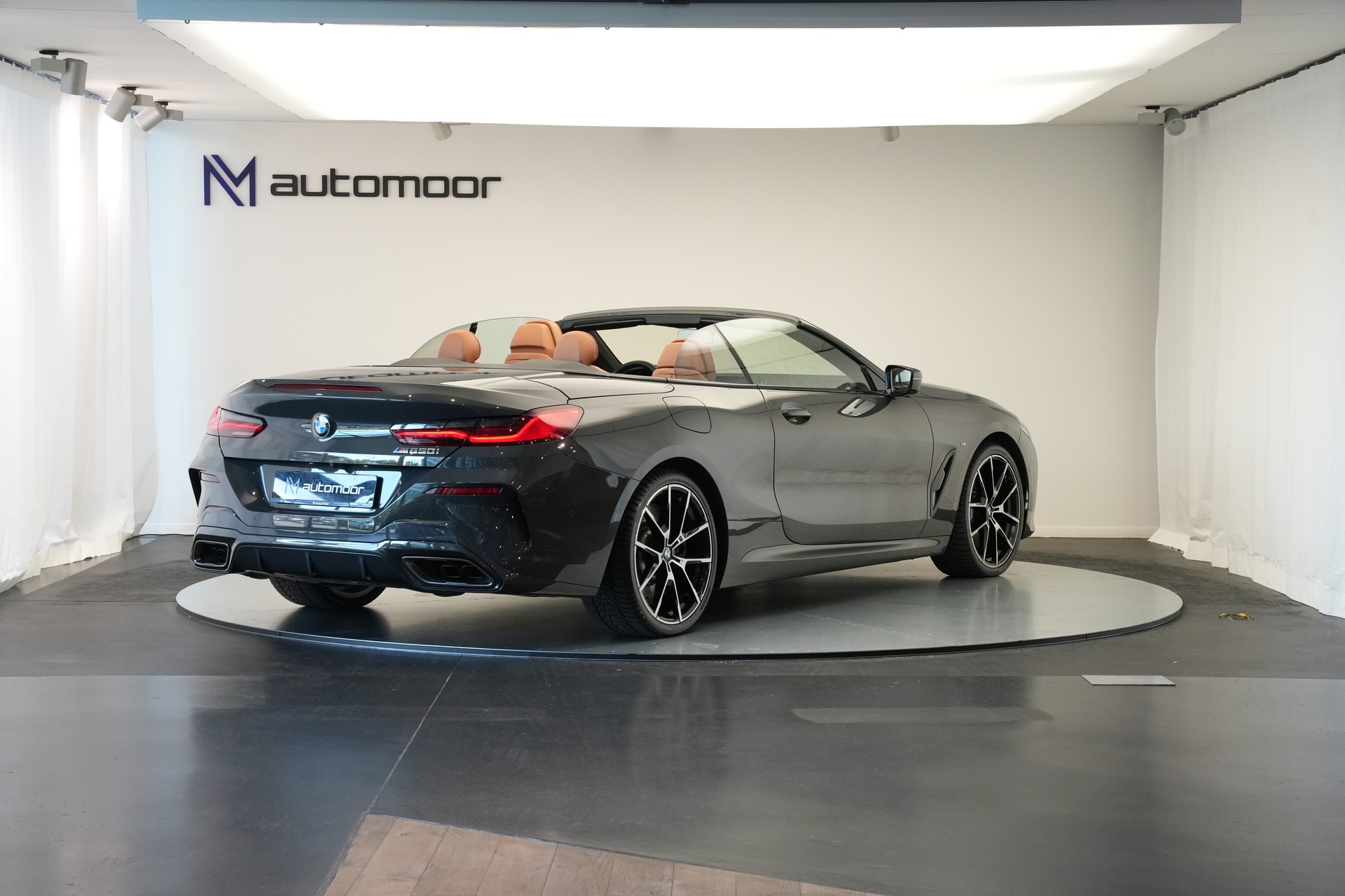 BMW M850i xDrive Steptronic Cabriolet *CH-Fahrzeug* *Dravitgrau* *B&W* *Carbon Exterieur*-image-4