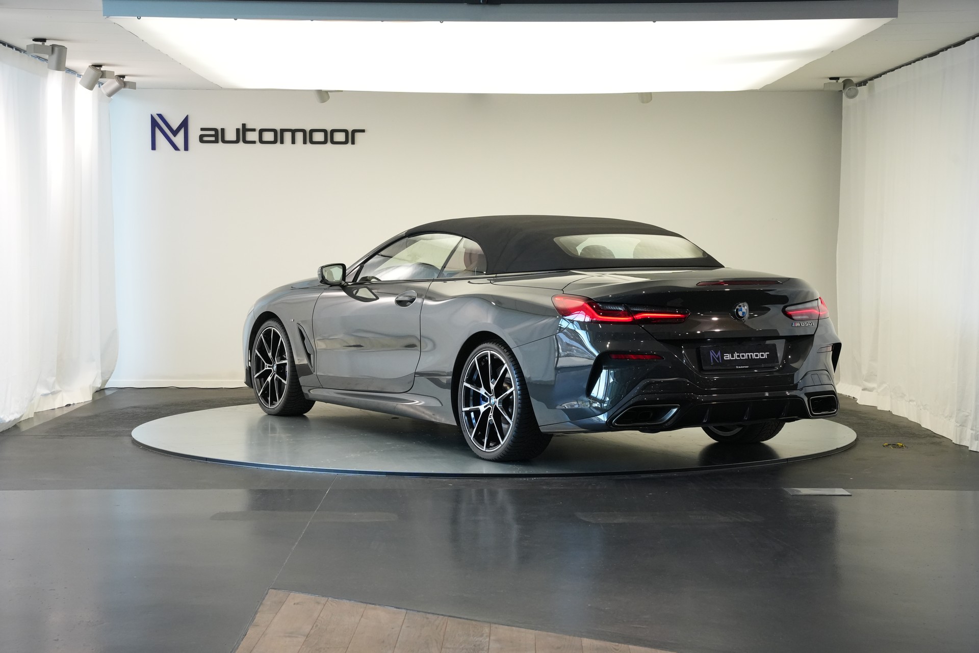 BMW M850i xDrive Steptronic Cabriolet *CH-Fahrzeug* *Dravitgrau* *B&W* *Carbon Exterieur*-image-12