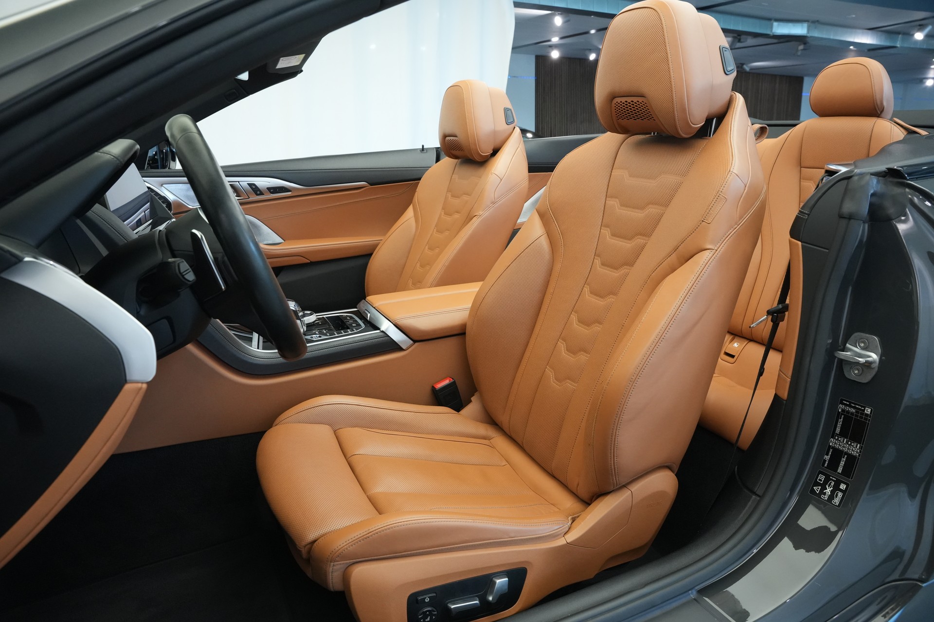 BMW M850i xDrive Steptronic Cabriolet *CH-Fahrzeug* *Dravitgrau* *B&W* *Carbon Exterieur*-image-20