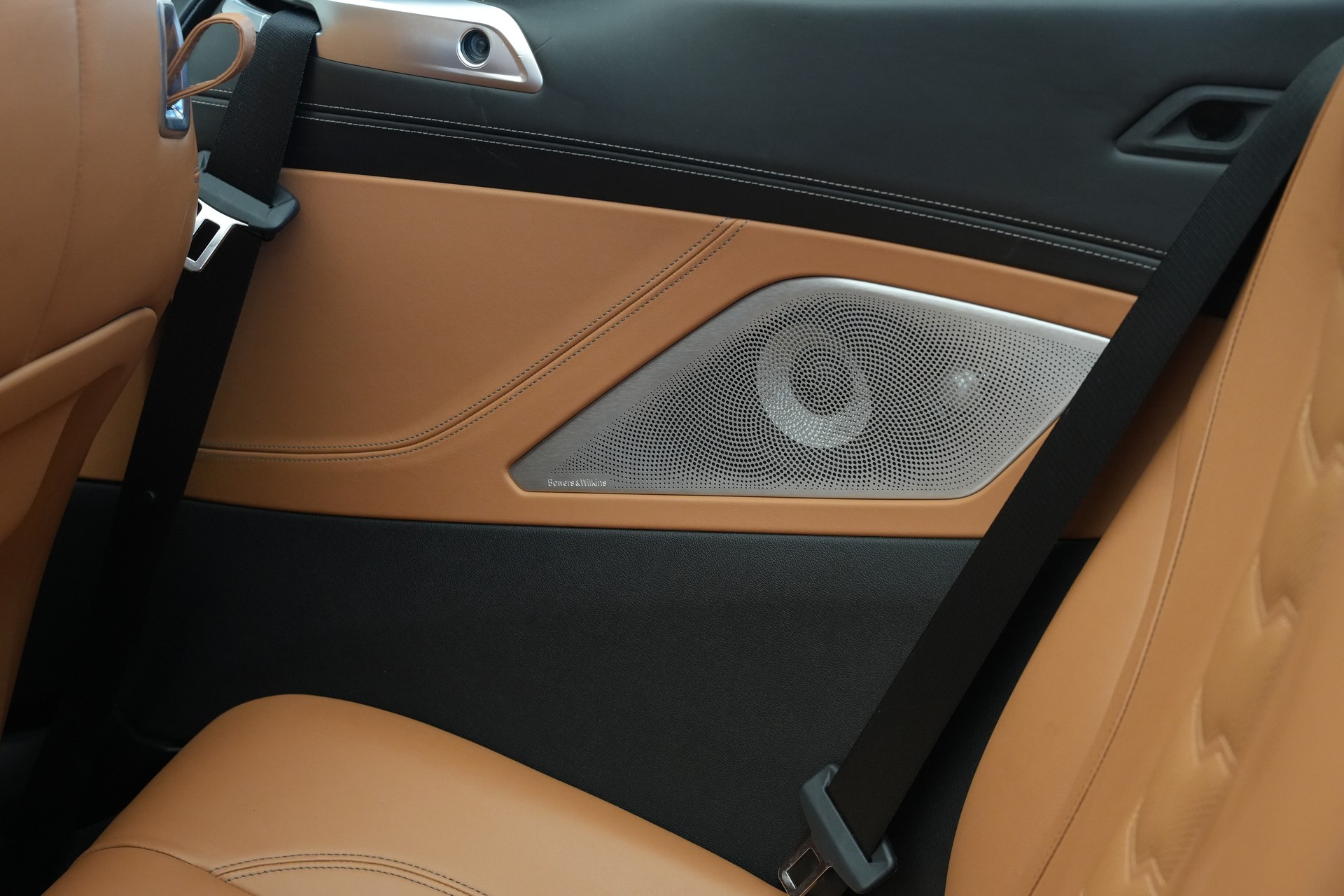 BMW M850i xDrive Steptronic Cabriolet *CH-Fahrzeug* *Dravitgrau* *B&W* *Carbon Exterieur*-image-27