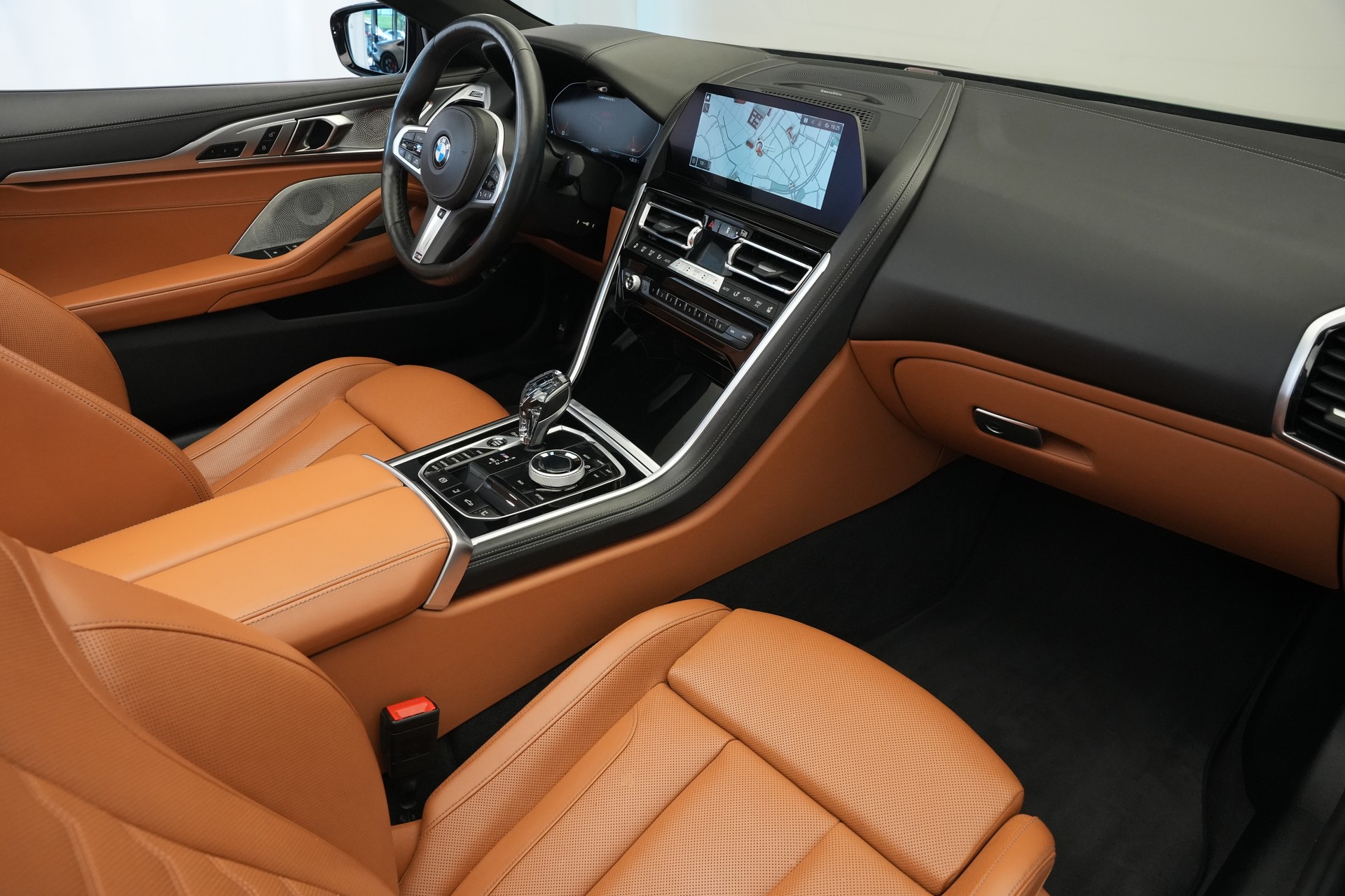 BMW M850i xDrive Steptronic Cabriolet *CH-Fahrzeug* *Dravitgrau* *B&W* *Carbon Exterieur*-image-19