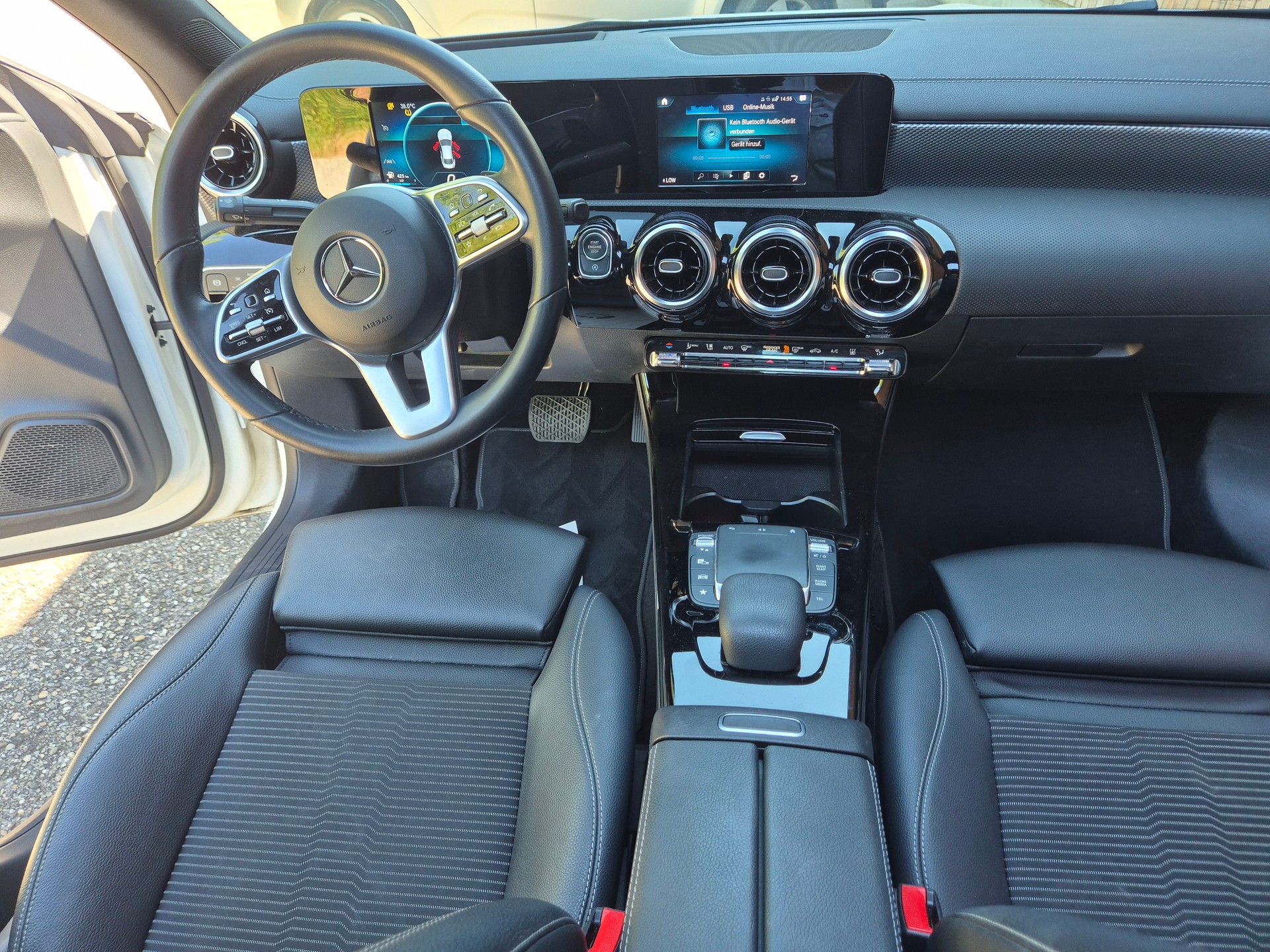 MERCEDES-BENZ CLA 250 4Matic AMG Line 7G-DCT-image-9