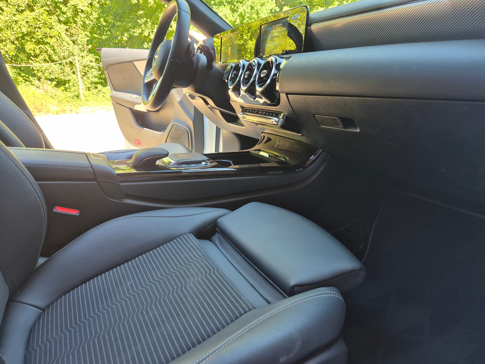 MERCEDES-BENZ CLA 250 4Matic AMG Line 7G-DCT-image-11