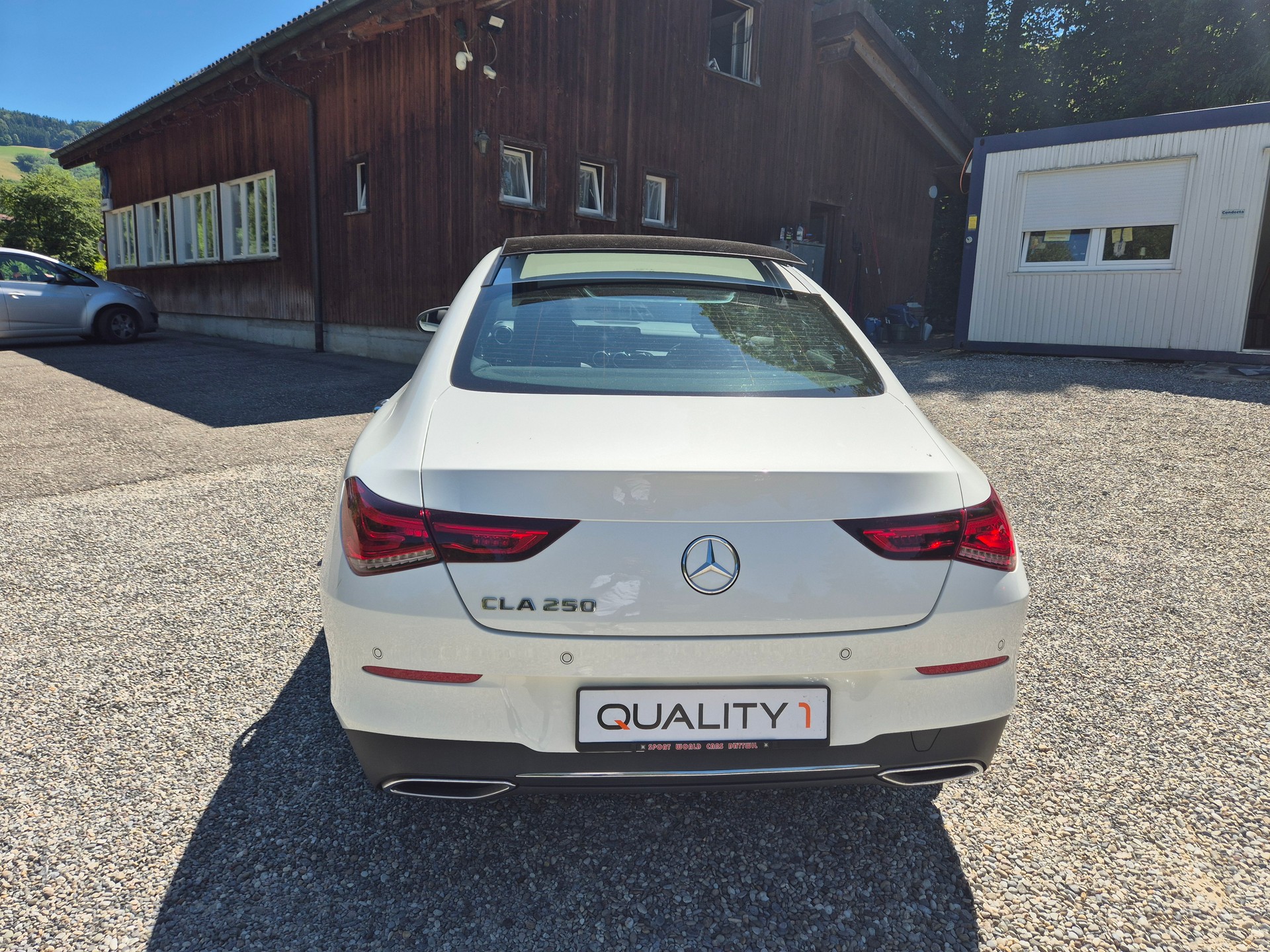 MERCEDES-BENZ CLA 250 4Matic AMG Line 7G-DCT-image-4