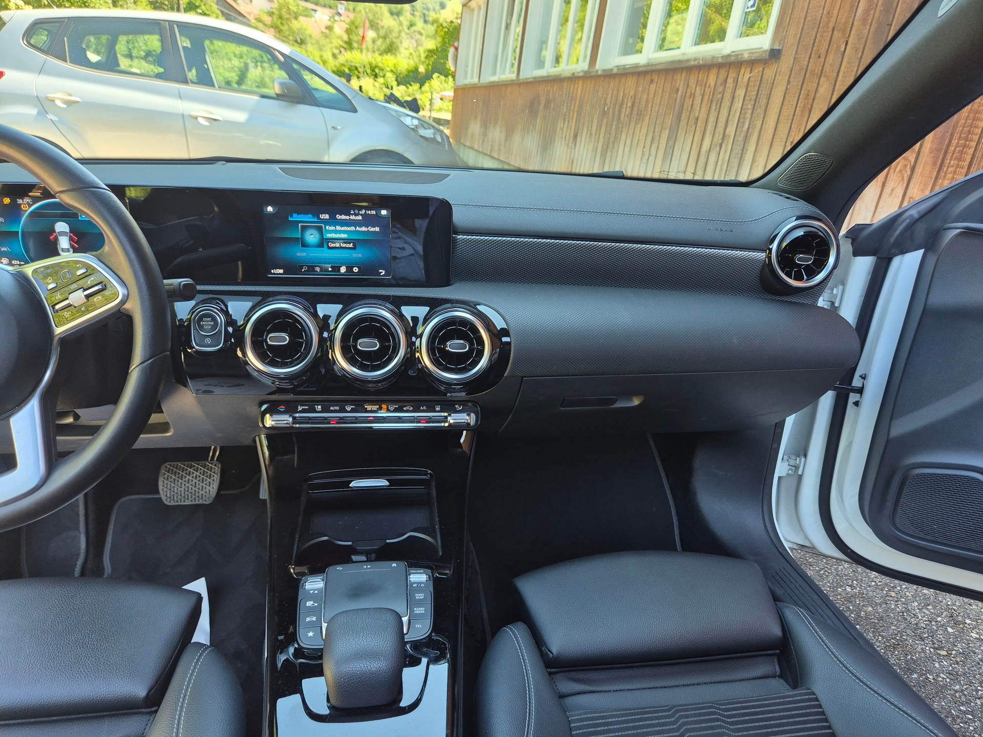 MERCEDES-BENZ CLA 250 4Matic AMG Line 7G-DCT-image-10