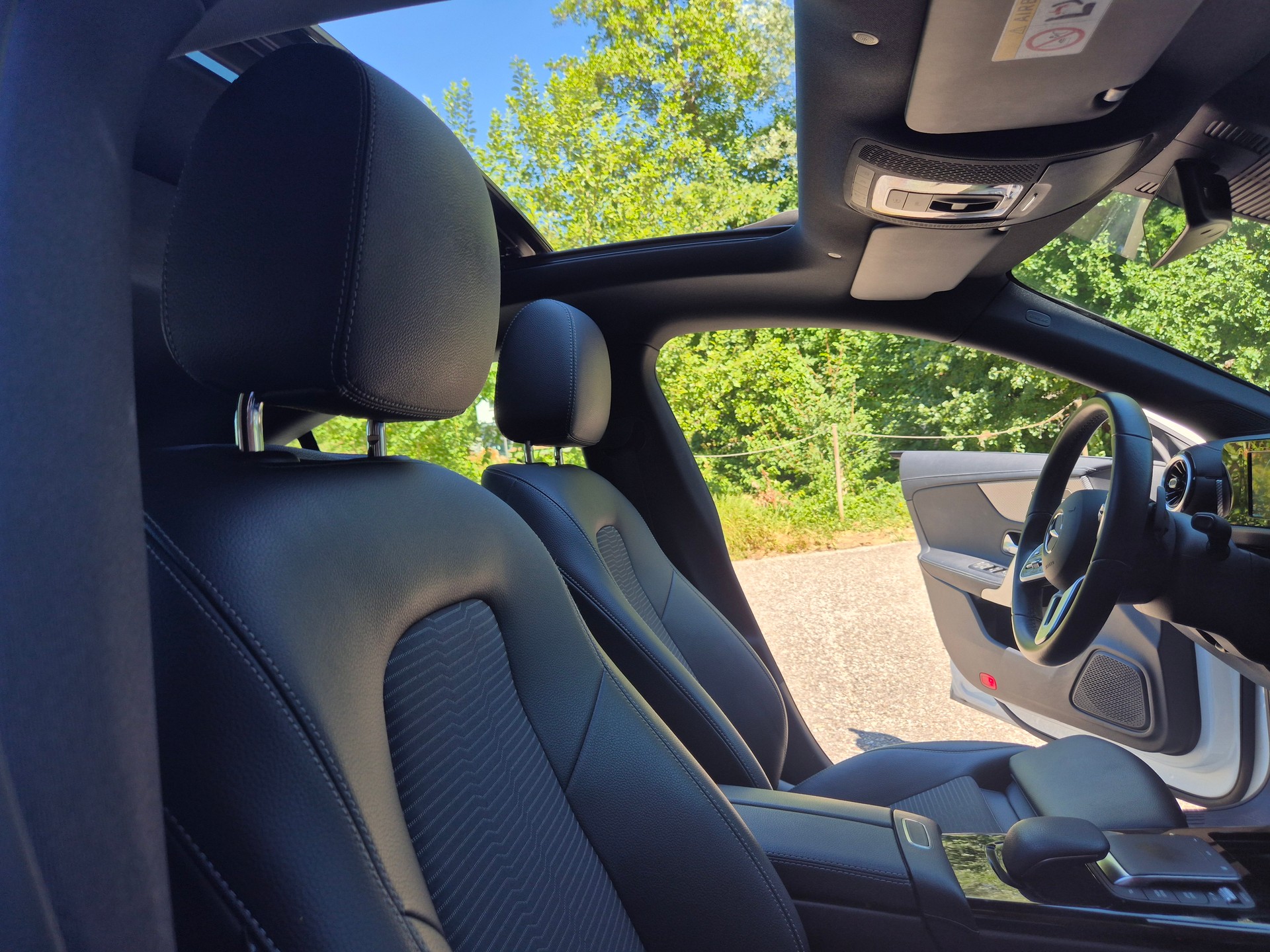 MERCEDES-BENZ CLA 250 4Matic AMG Line 7G-DCT-image-12