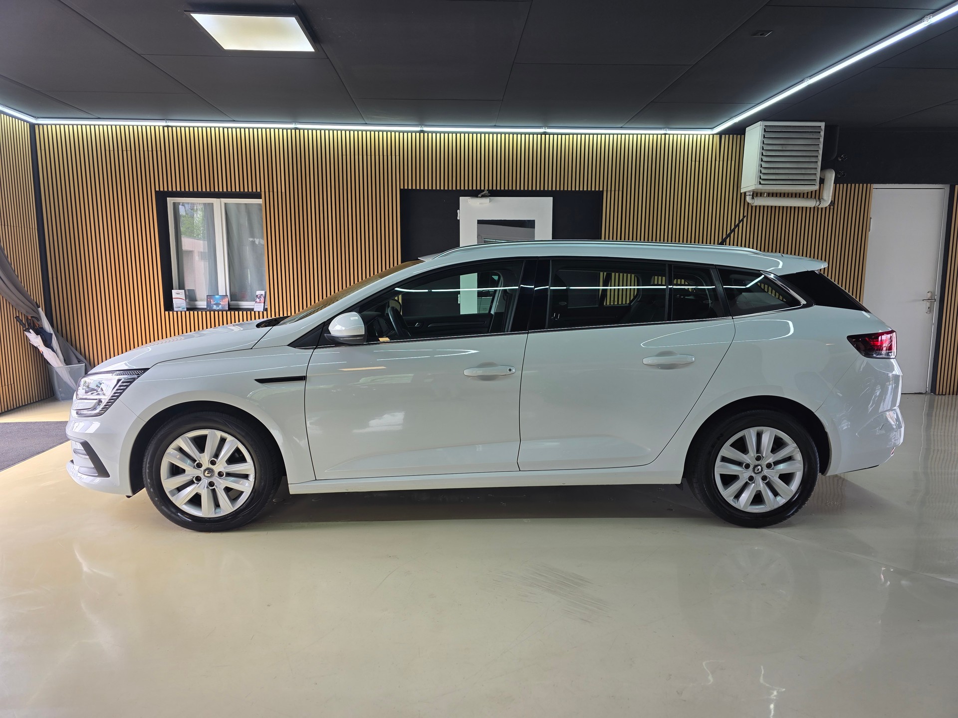 RENAULT Mégane Grandtour 1.5 dCi Business EDC-image-3