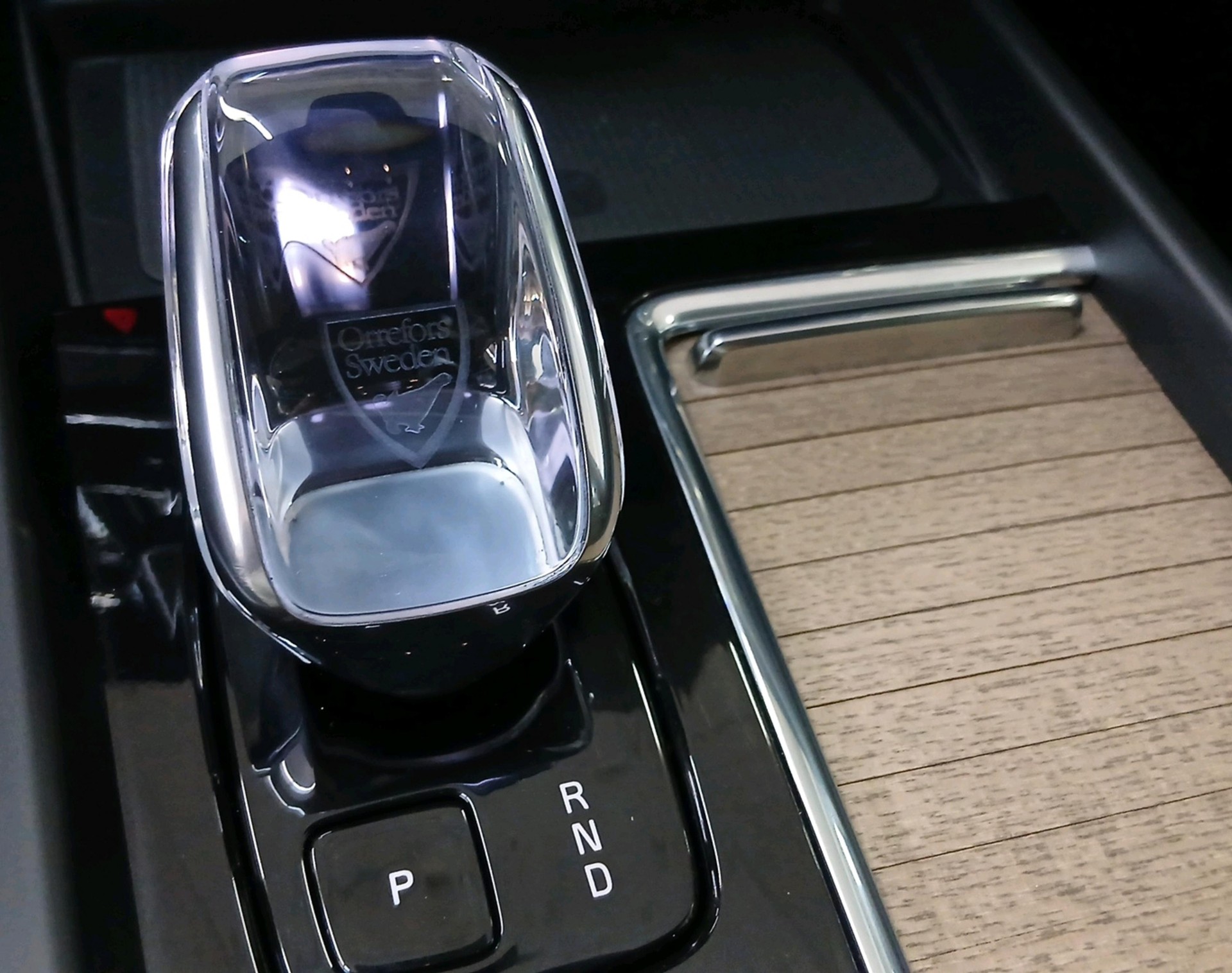 VOLVO XC60 2.0 T6 TE Plus Dark eAWD-image-16