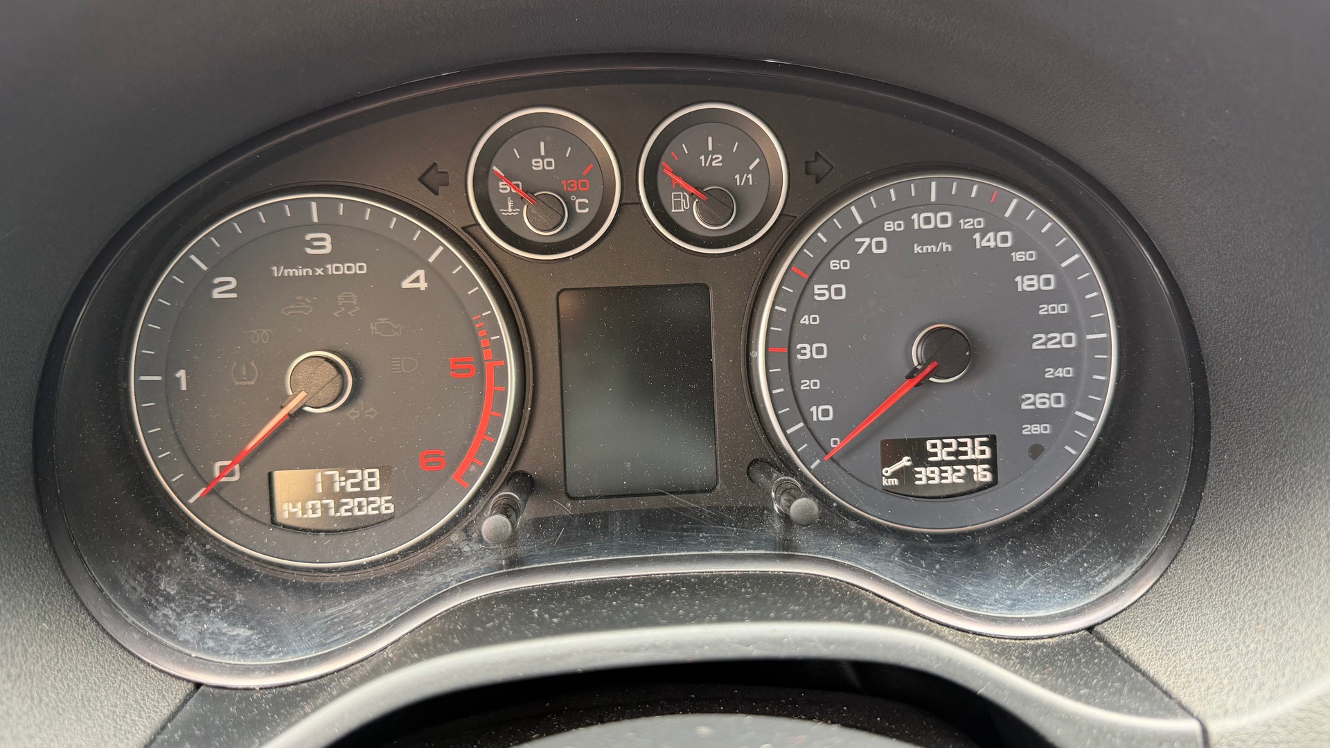 AUDI A3 Sportback 1.6 TDI Ambition-image-14