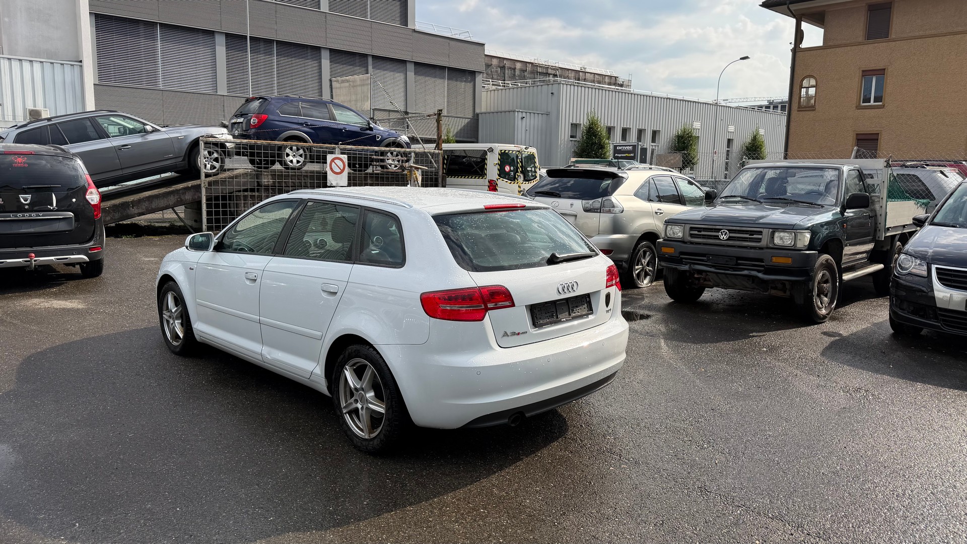AUDI A3 Sportback 1.6 TDI Ambition-image-2
