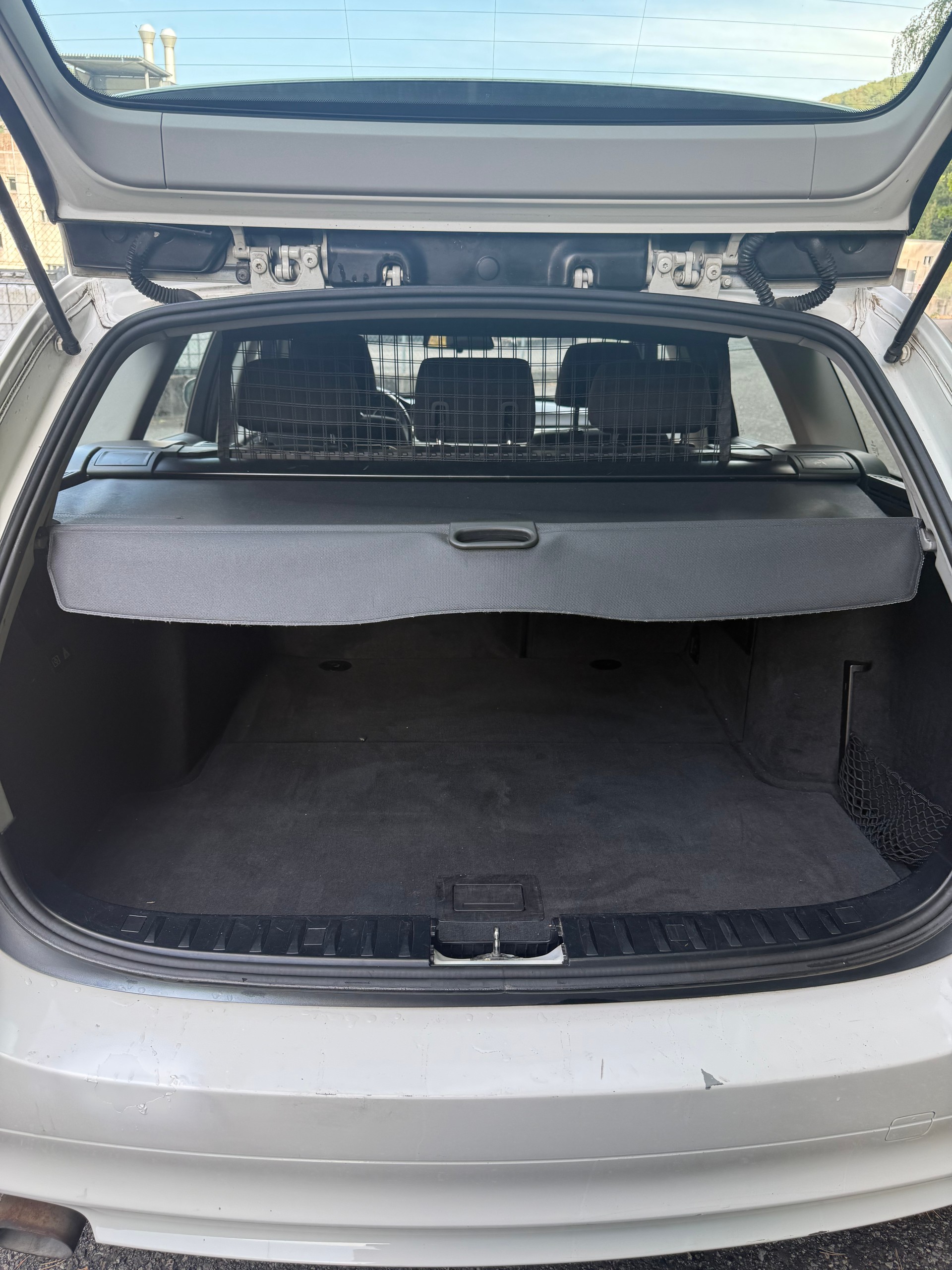 BMW 318d Touring-image-8