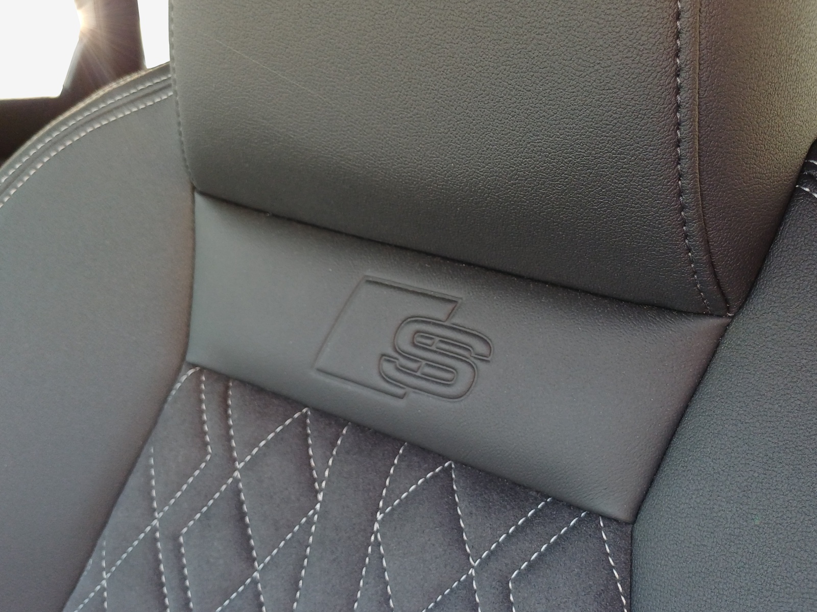 AUDI A3 Sportback 35 TFSI S line Attraction S-tronic-image-15
