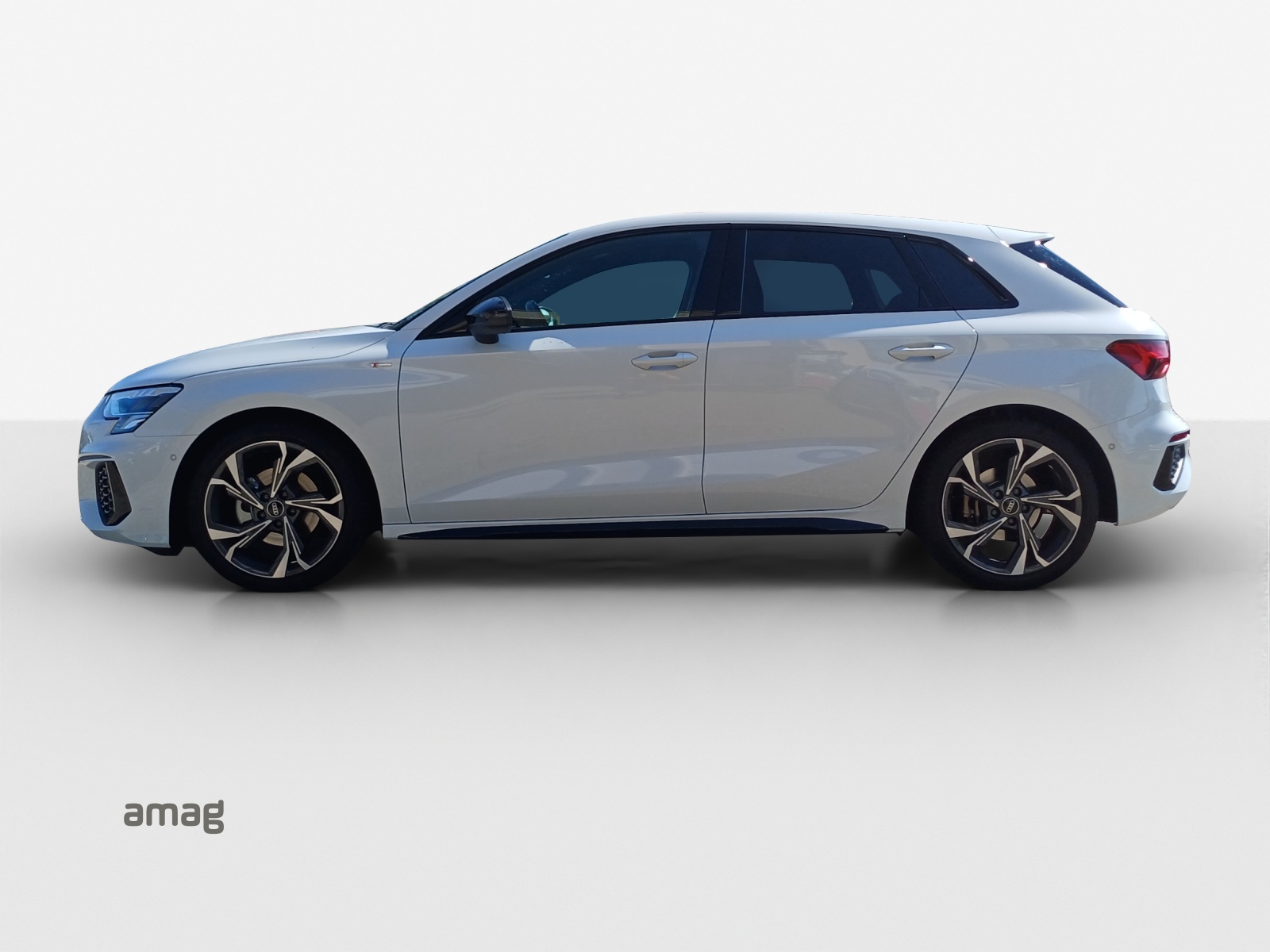 AUDI A3 Sportback 35 TFSI S line Attraction S-tronic-showroom-element-1