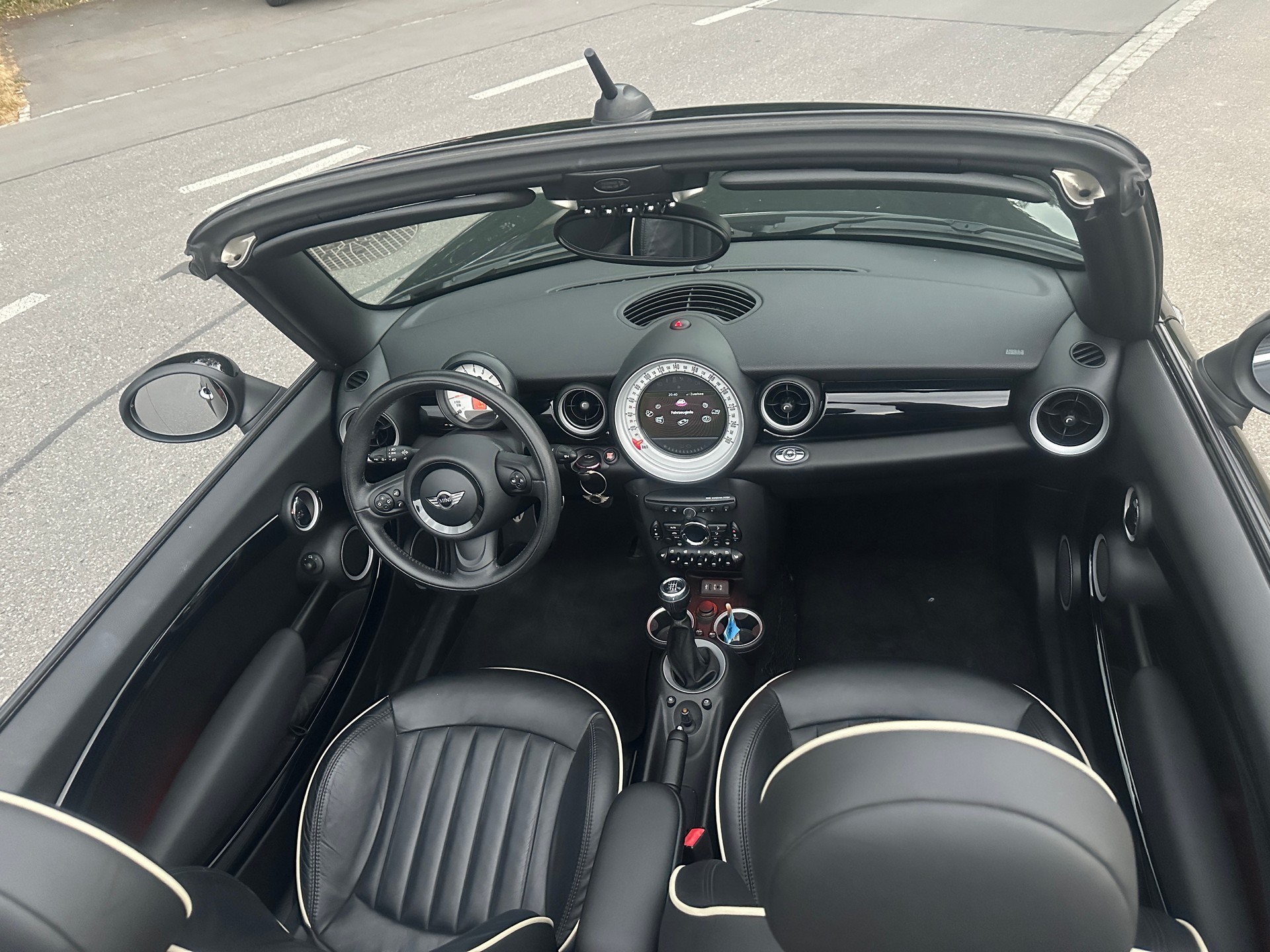 MINI Cooper S Cabriolet-image-9