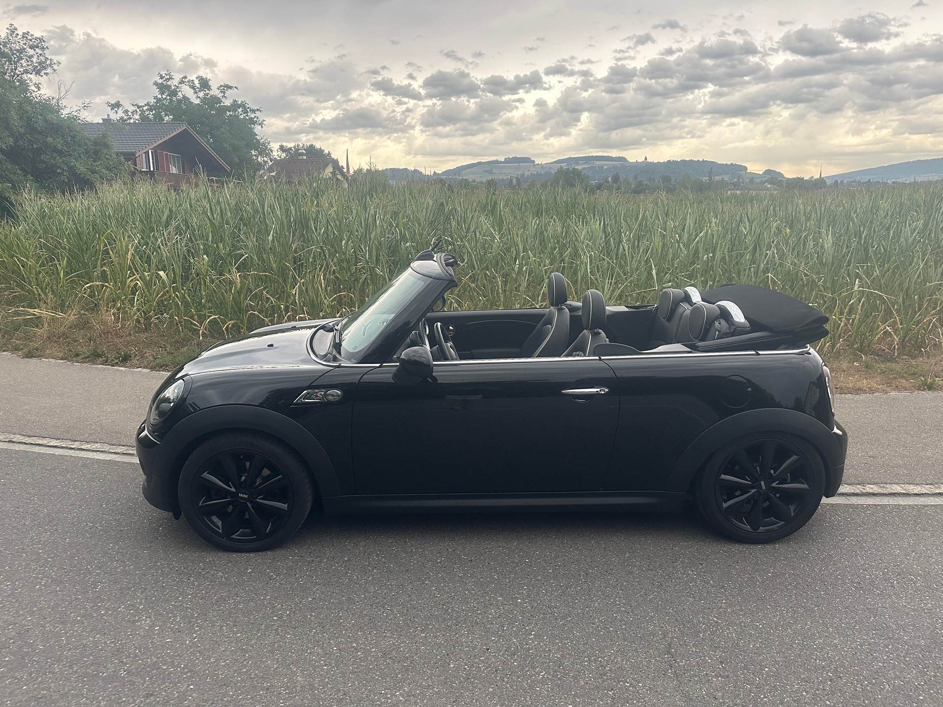 MINI Cooper S Cabriolet-image-1