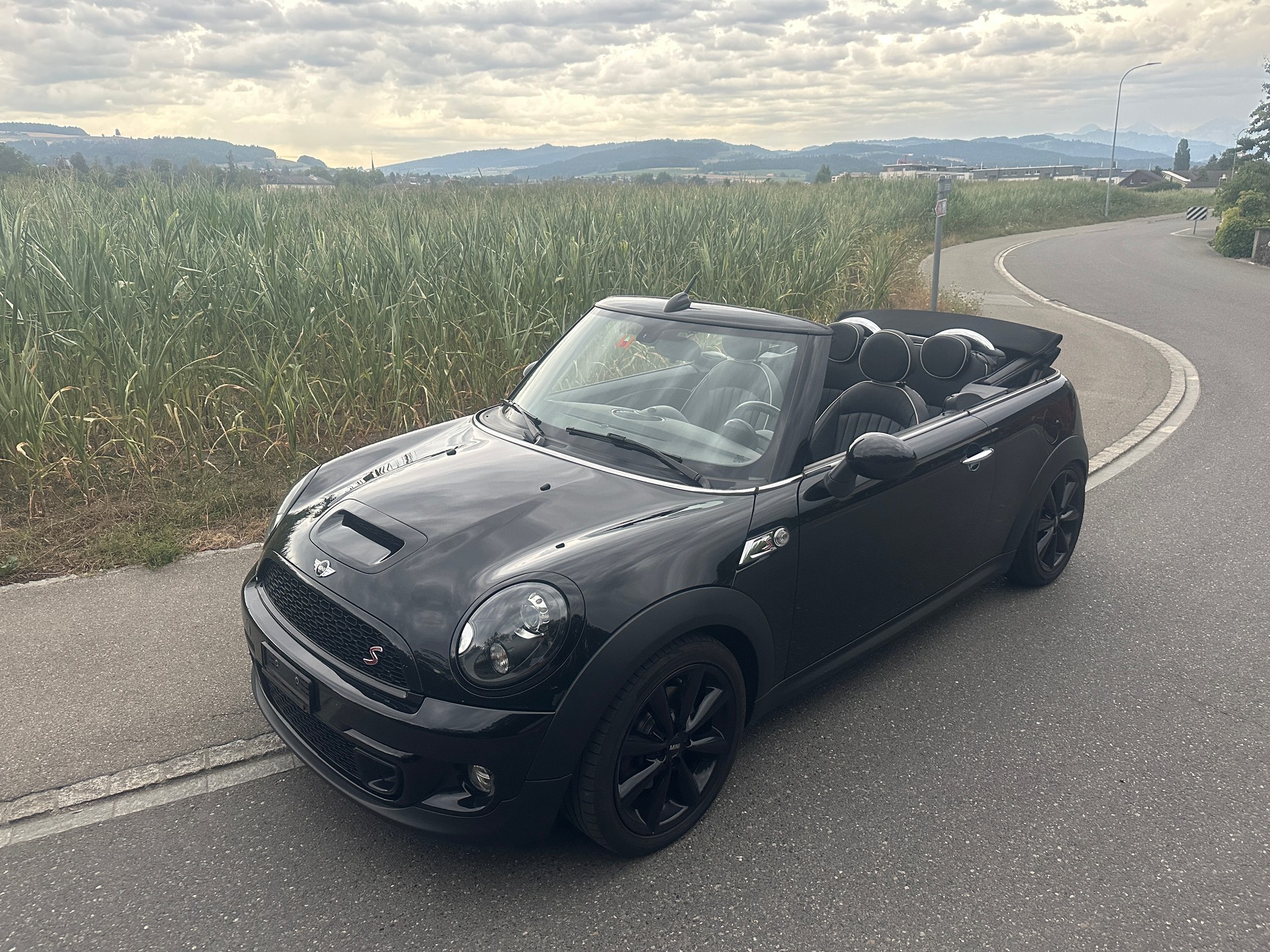 MINI Cooper S Cabriolet-image-0
