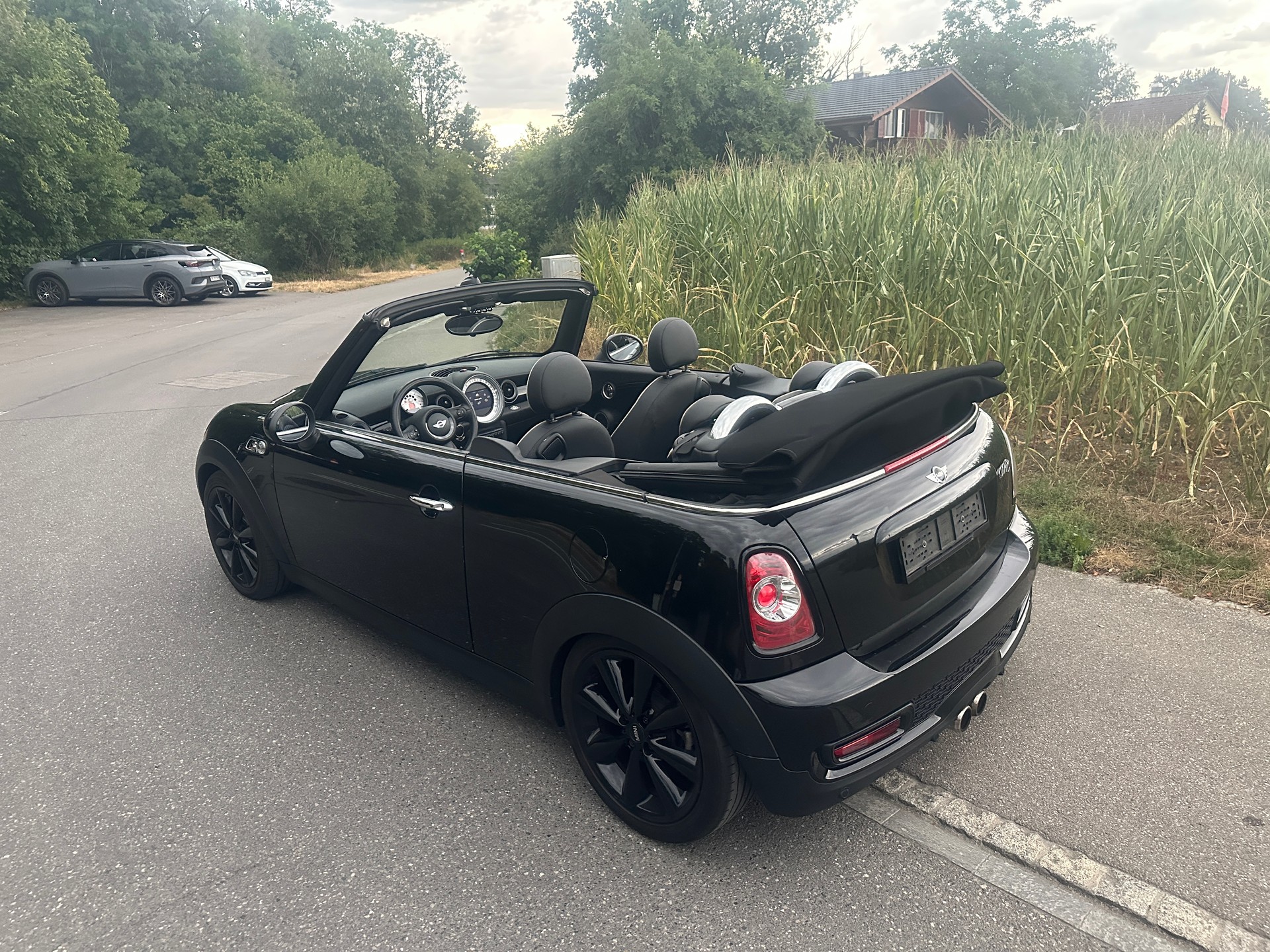 MINI Cooper S Cabriolet-image-2
