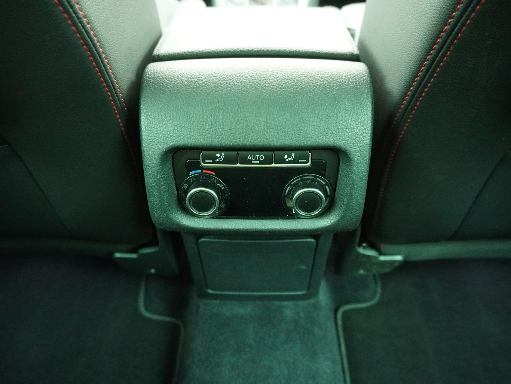 SEAT Alhambra 2.0 TDI DSG Hola FR 4x4-image-11