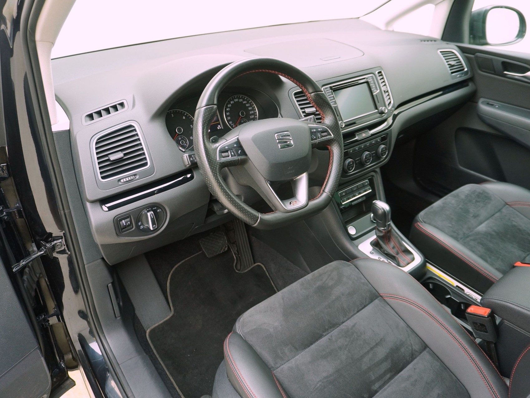SEAT Alhambra 2.0 TDI DSG Hola FR 4x4-image-9