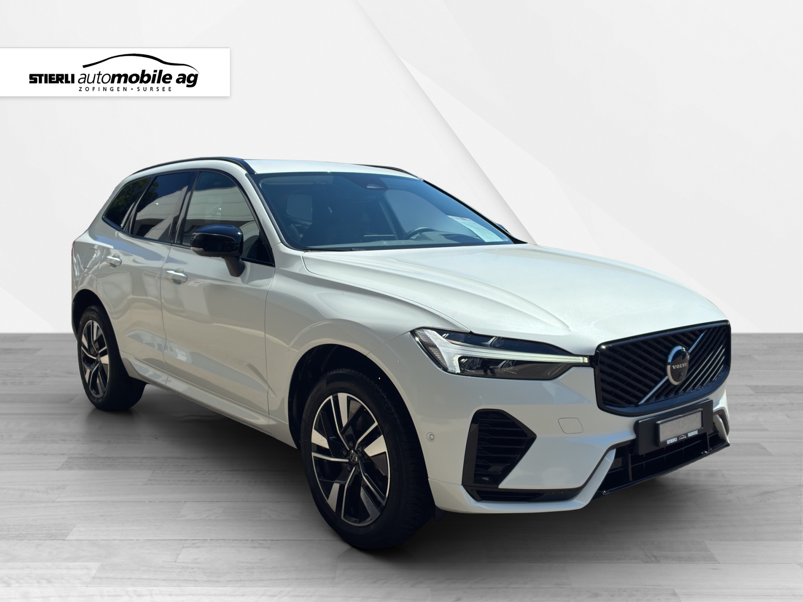 VOLVO XC60 2.0 T6 TE Plus Dark eAWD-showroom-element-2
