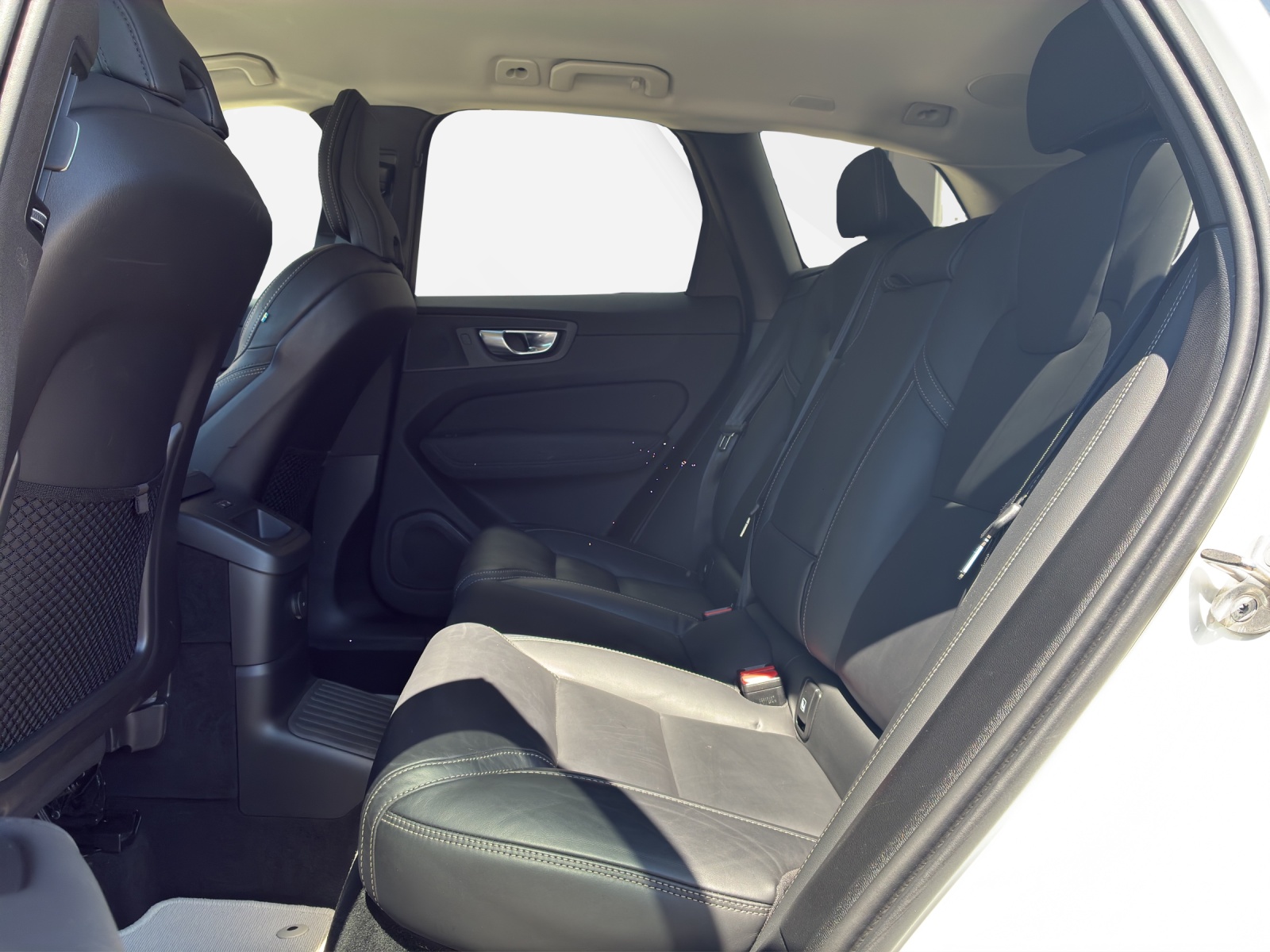VOLVO XC60 2.0 T6 TE Plus Dark eAWD-image-13