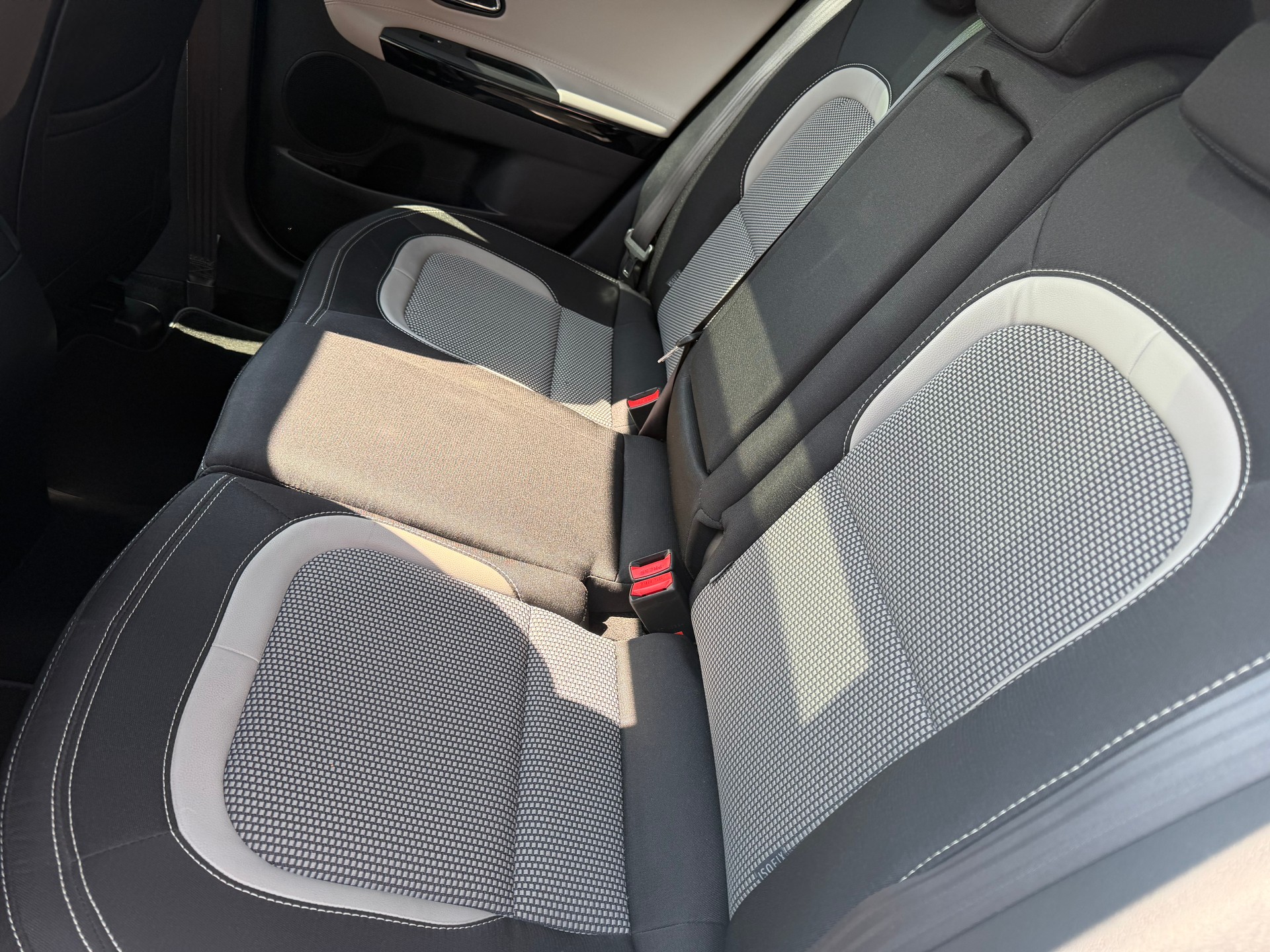 KIA Cee'd Sportswagon 1.6 GDi Swiss Eco Edition-image-8