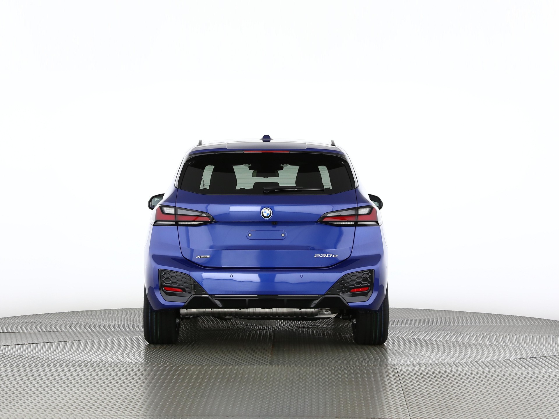 BMW 230e xDrive paddles Active Tourer-showroom-element-3