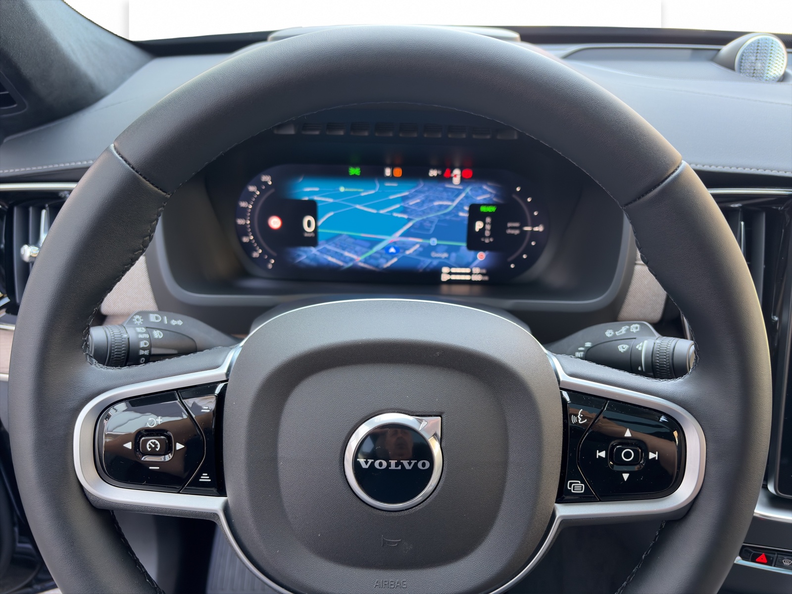 VOLVO XC90 2.0 T8 TE Ultra Bright eAWD-image-13