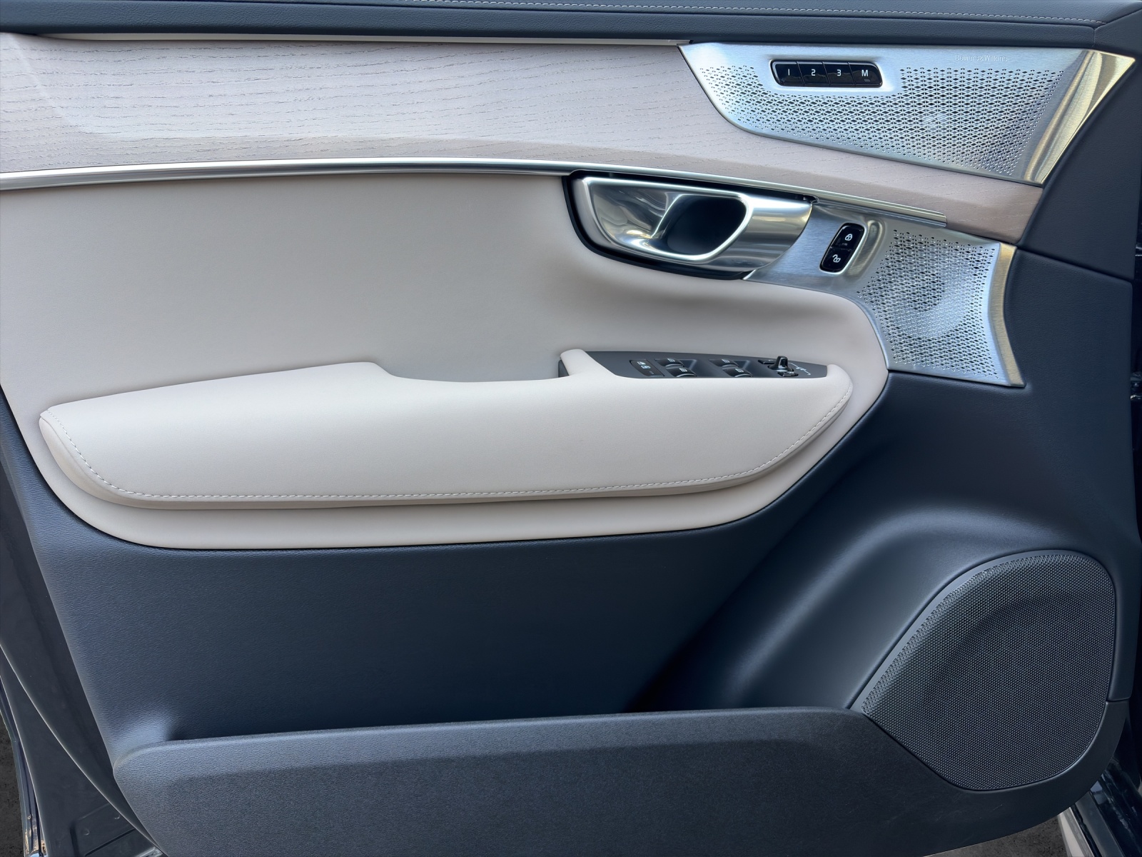 VOLVO XC90 2.0 T8 TE Ultra Bright eAWD-image-12