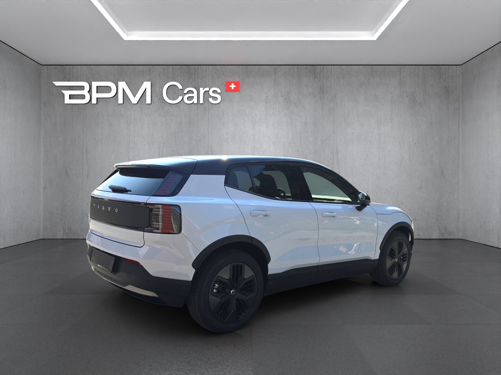 VOLVO EX30 Cross Country P8 69 kWh AWD Plus-image-4