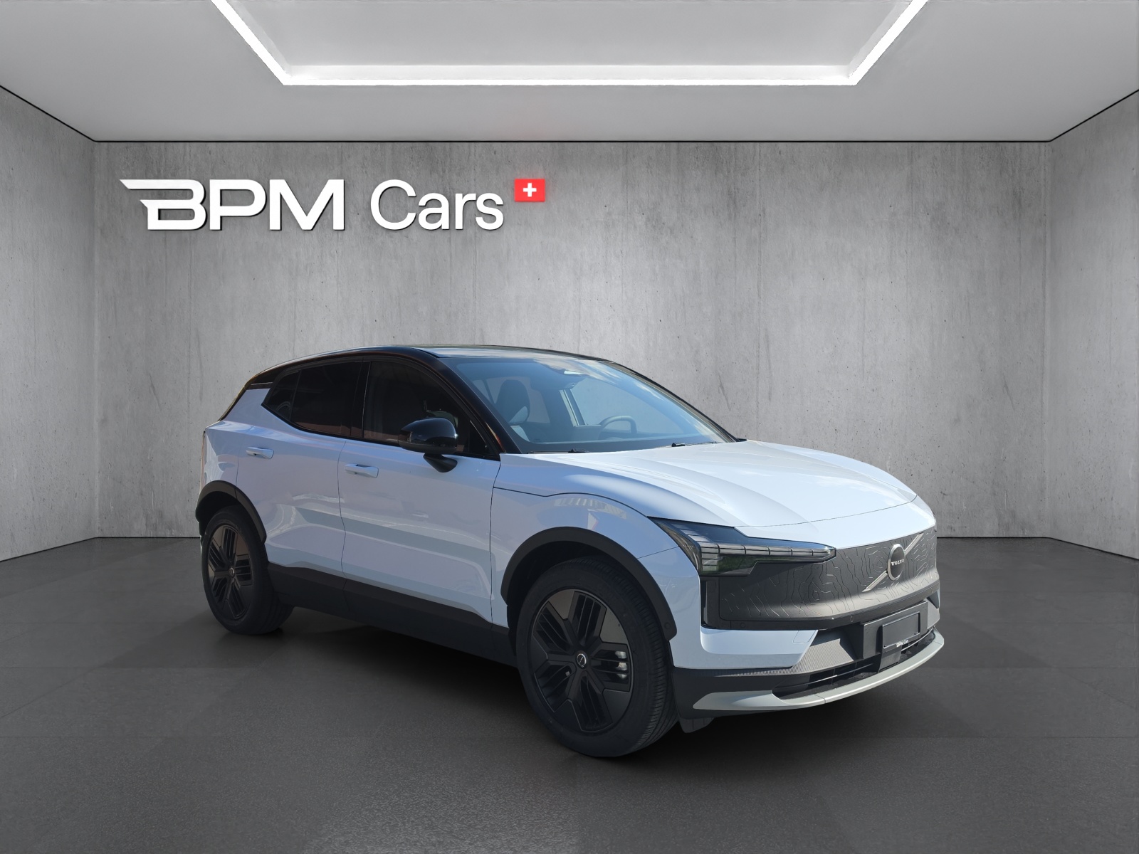 VOLVO EX30 Cross Country P8 69 kWh AWD Plus-image-5