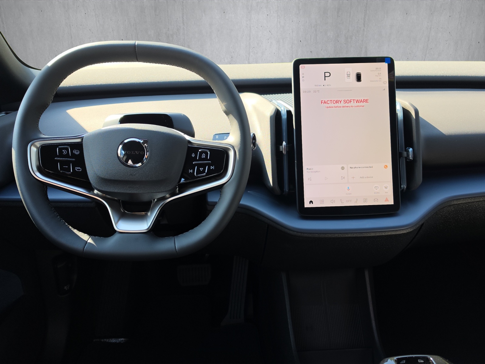 VOLVO EX30 Cross Country P8 69 kWh AWD Plus-image-10