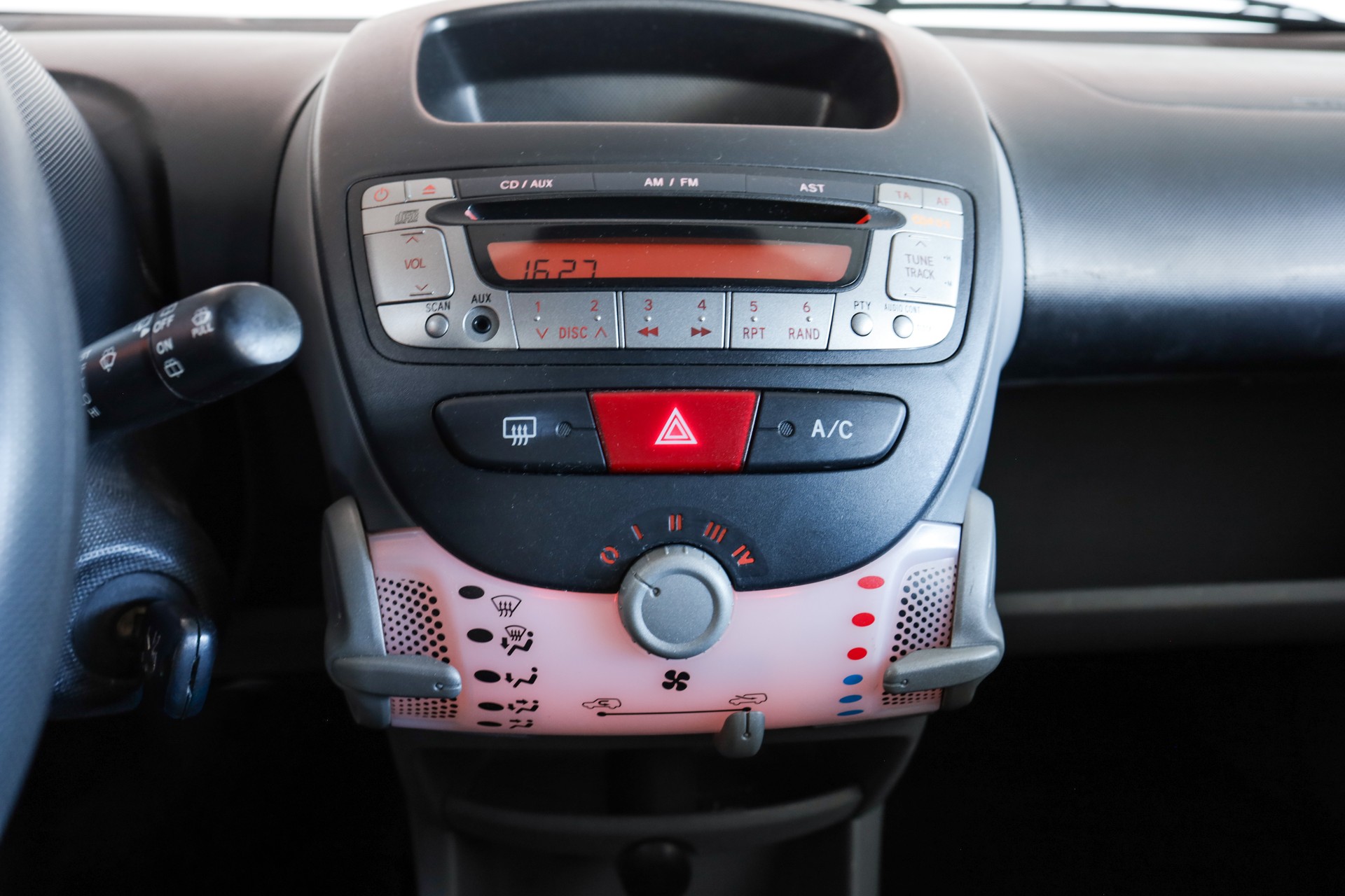 PEUGEOT 107 1.0 Trendy BMP5-image-16