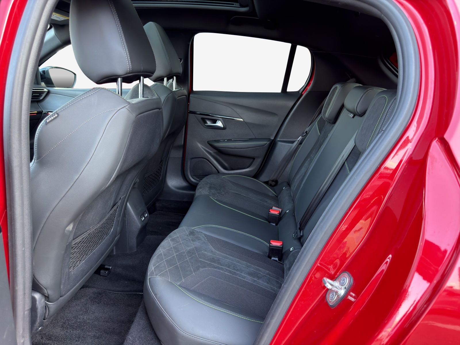 PEUGEOT 208 Elektrik GT-image-11