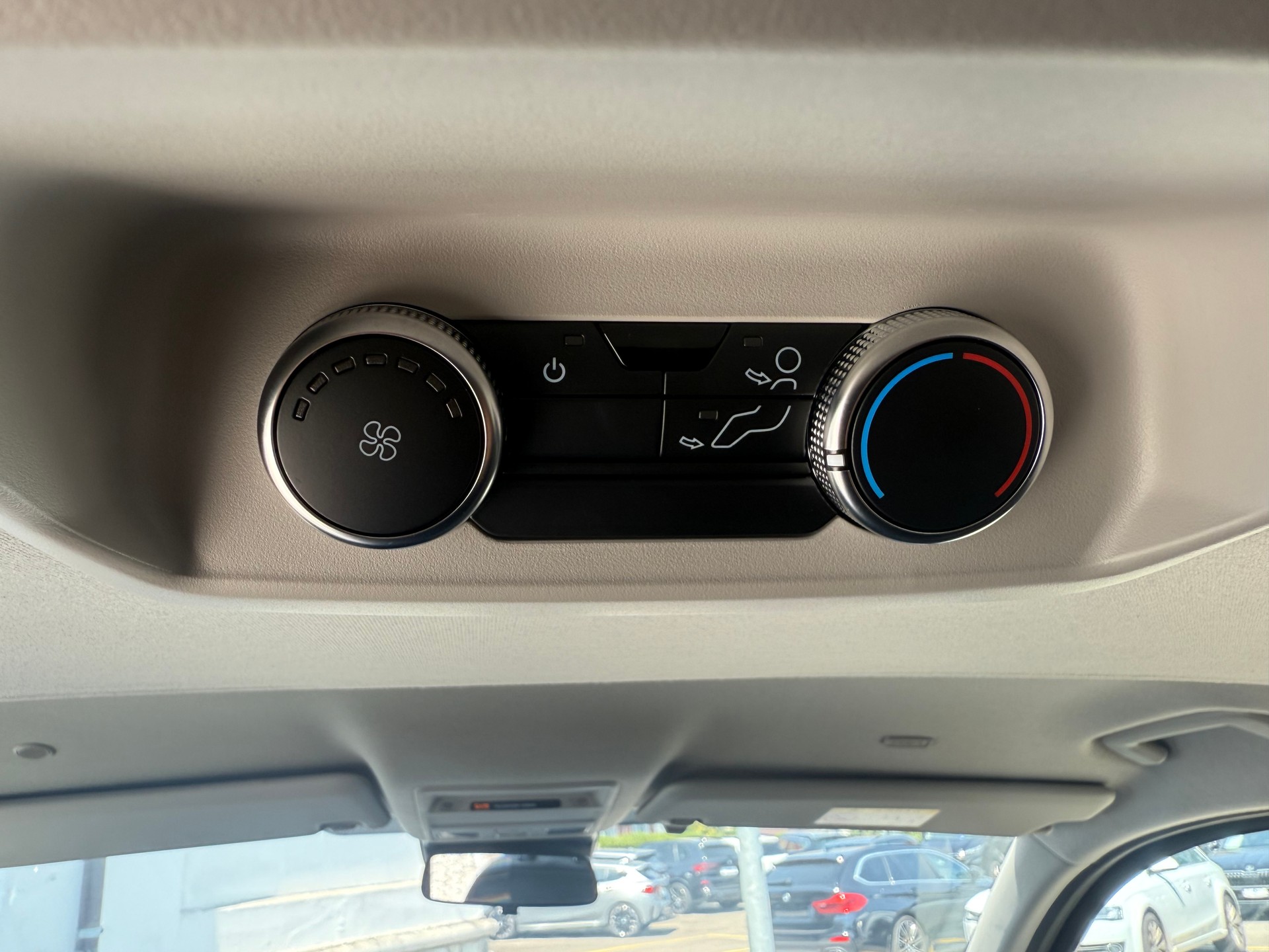 FORD Transit C Kombi 320 L2 2.0 EcoBlue 170 Trend-image-10