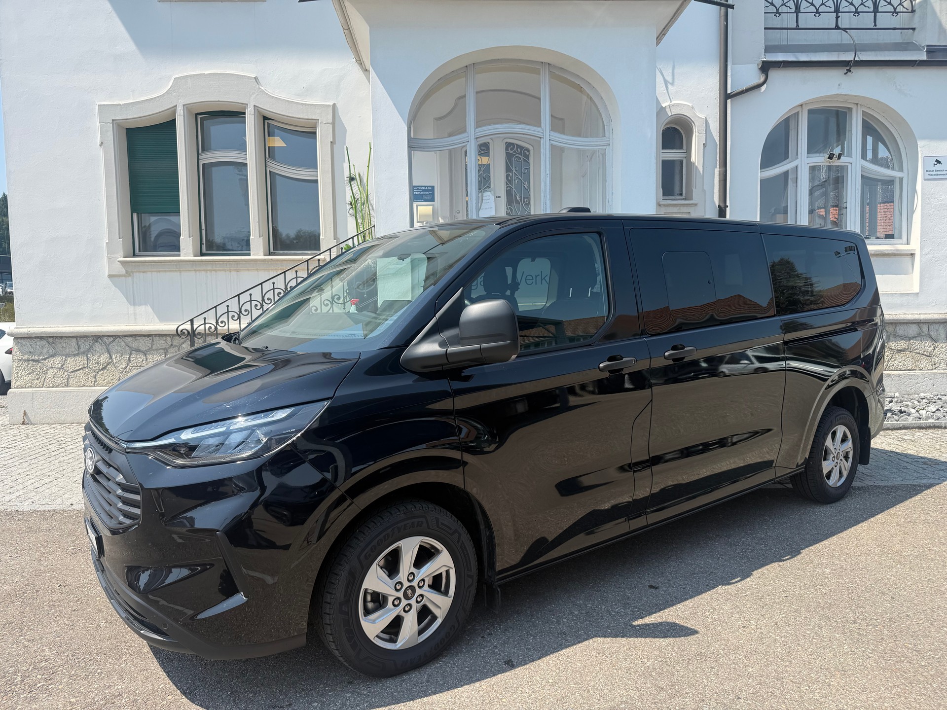 FORD Transit C Kombi 320 L2 2.0 EcoBlue 170 Trend-image-0