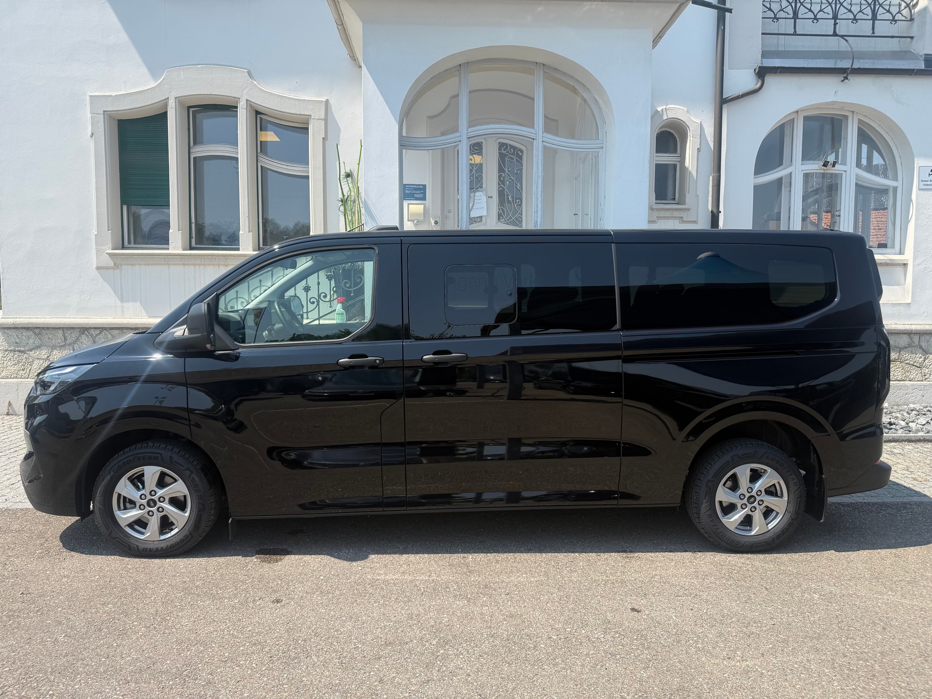 FORD Transit C Kombi 320 L2 2.0 EcoBlue 170 Trend-image-3
