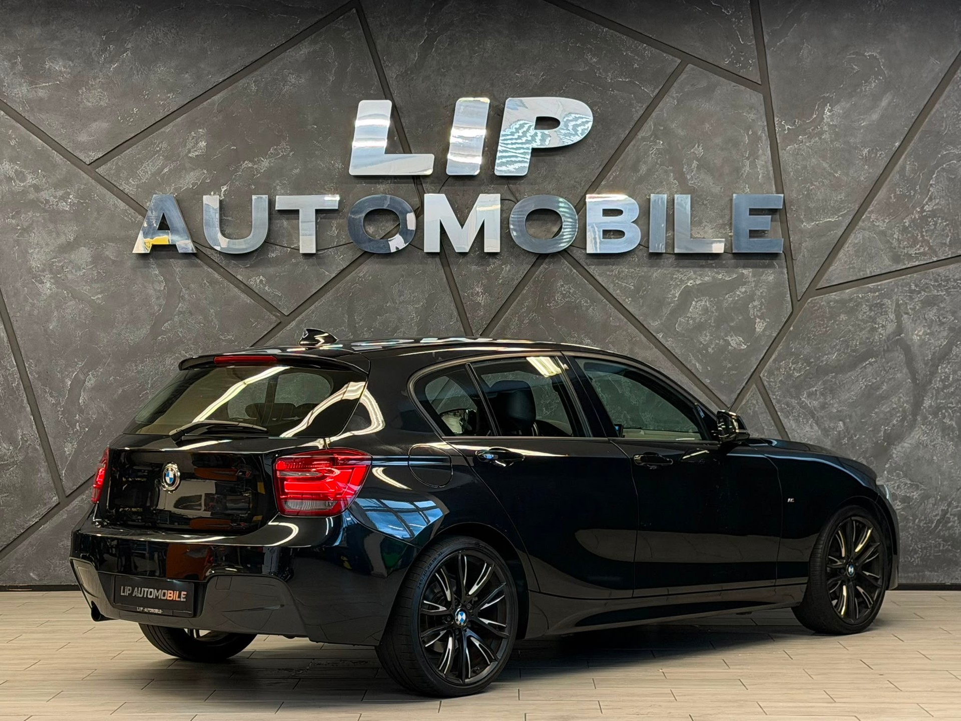 BMW 116i M Sport Steptronic-image-5