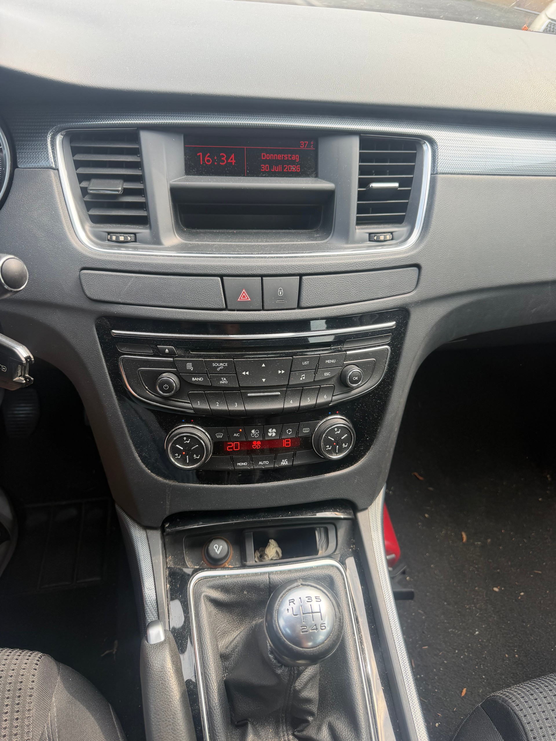PEUGEOT 508 SW-image-10