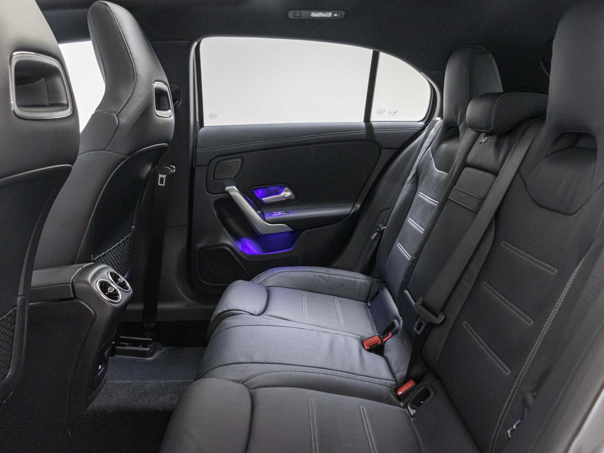 MERCEDES-BENZ A 35 AMG 4matic-image-8