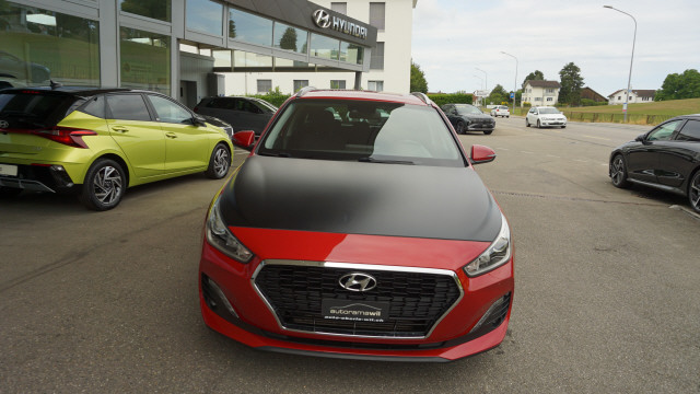 HYUNDAI i30 1.4 T-GDi Amplia-image-0