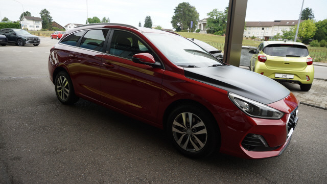 HYUNDAI i30 1.4 T-GDi Amplia-image-2