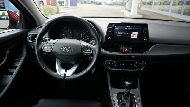 HYUNDAI i30 1.4 T-GDi Amplia-image-10
