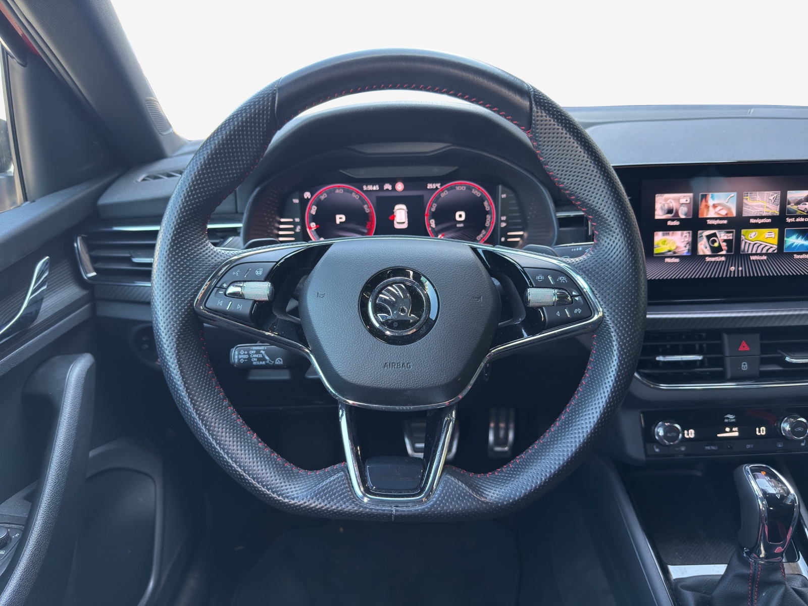 SKODA Kamiq 1.5 TSI ACT Monte Carlo DSG-image-9