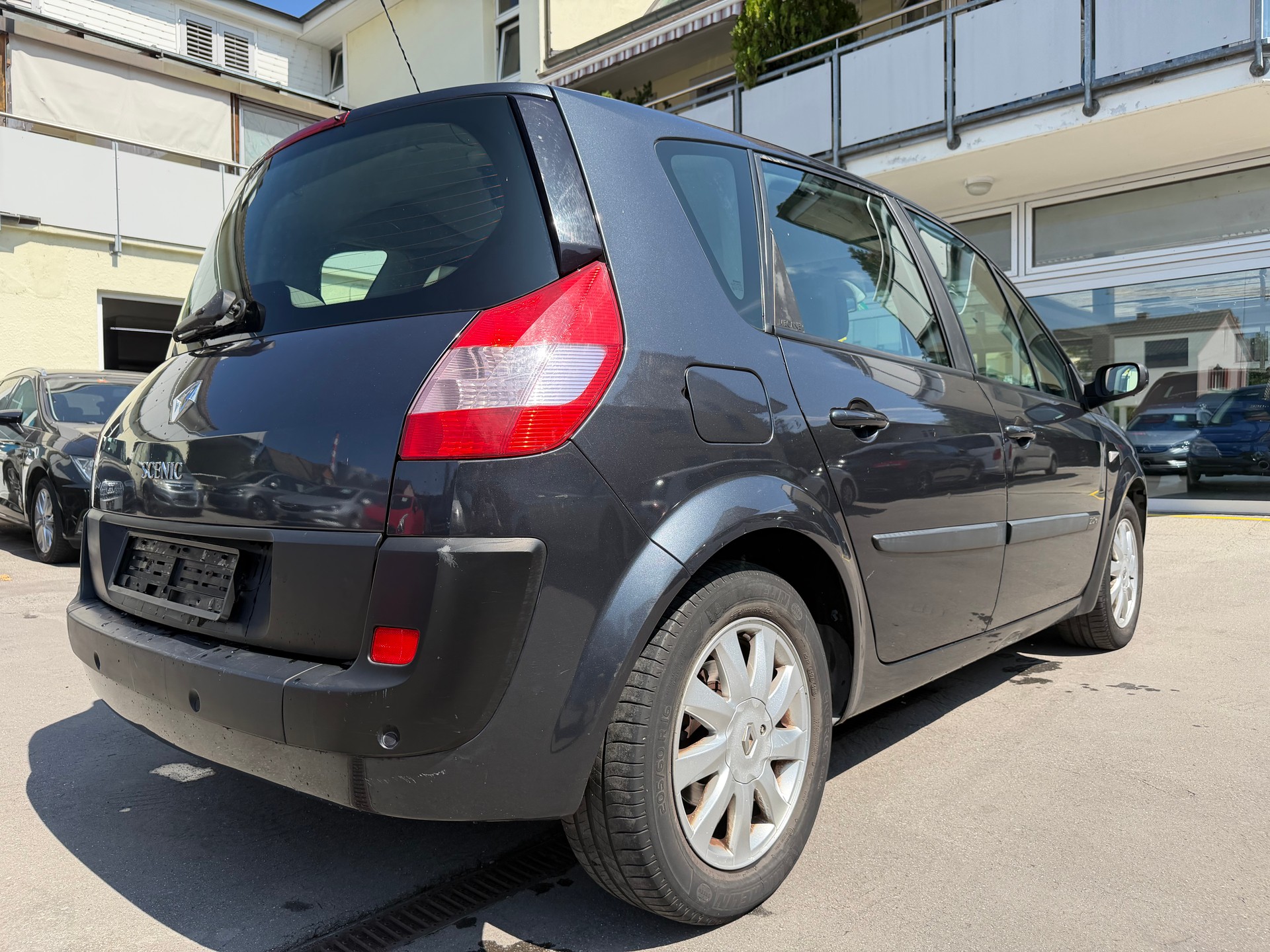 RENAULT Scénic 2.0 16V Dynamique-image-5