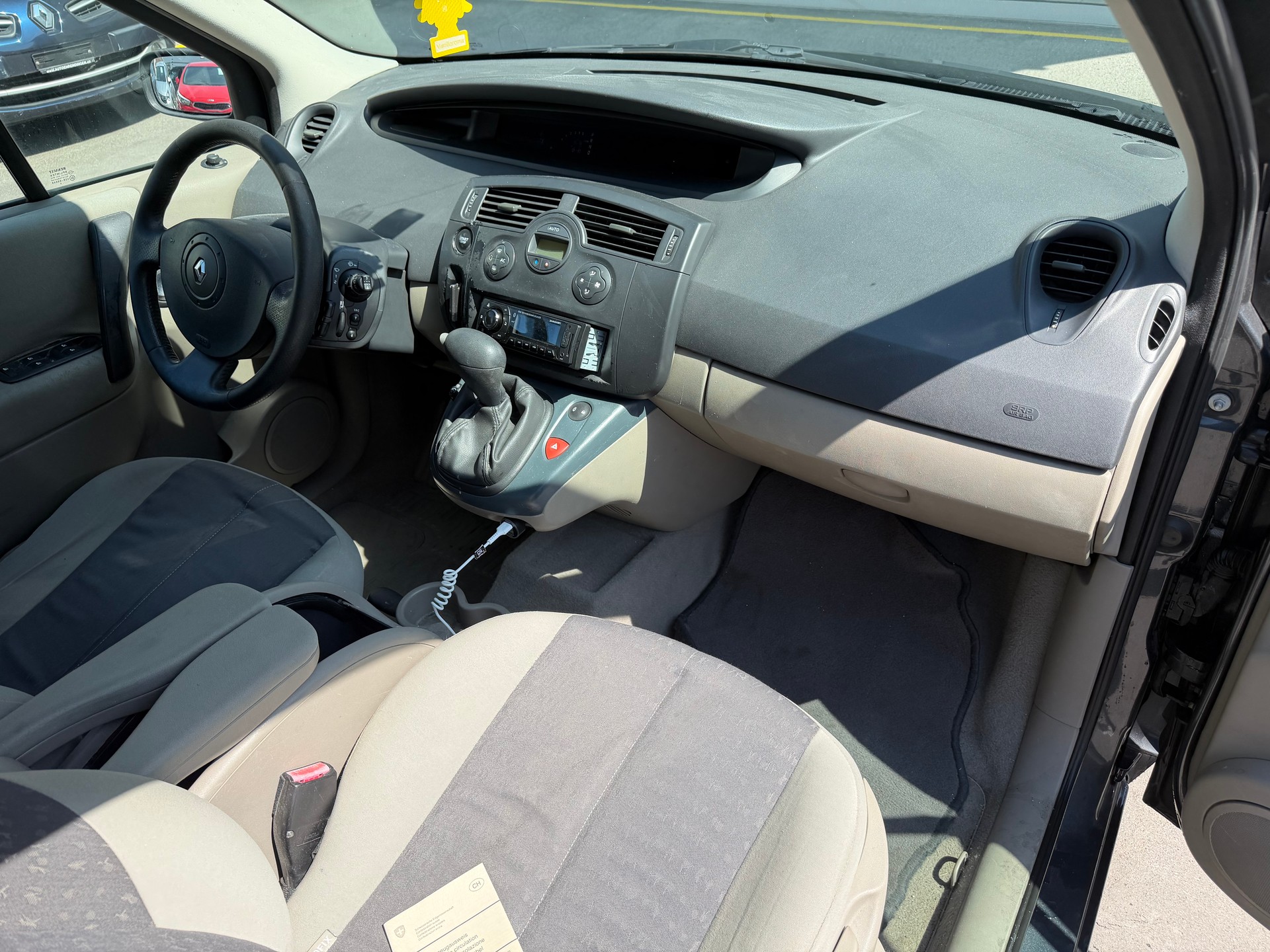RENAULT Scénic 2.0 16V Dynamique-image-14
