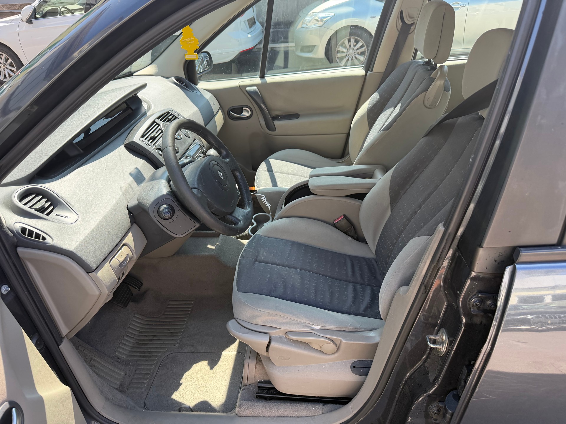RENAULT Scénic 2.0 16V Dynamique-image-11