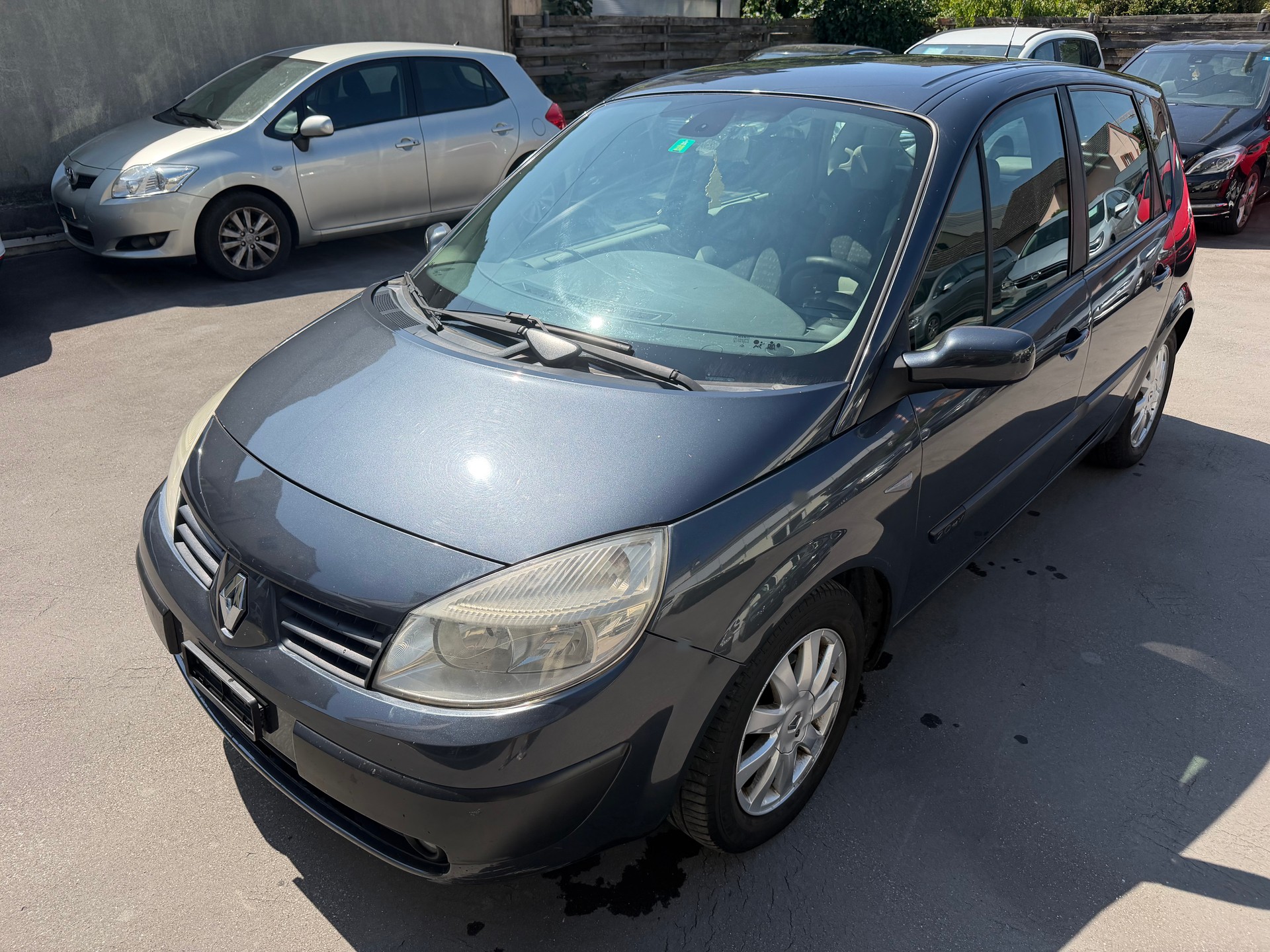 RENAULT Scénic 2.0 16V Dynamique-image-0