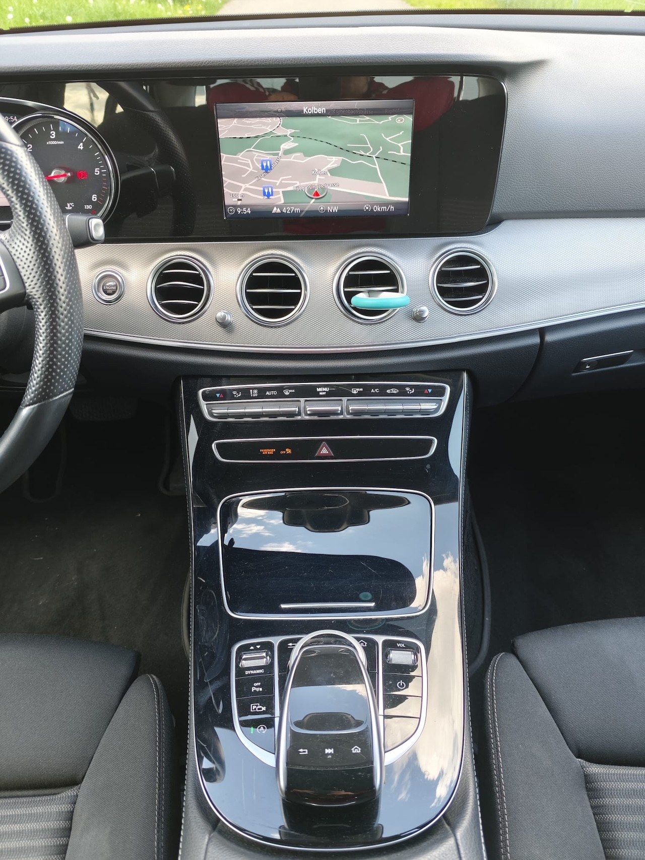 MERCEDES-BENZ E 220 d 4Matic 9G-Tronic-image-19
