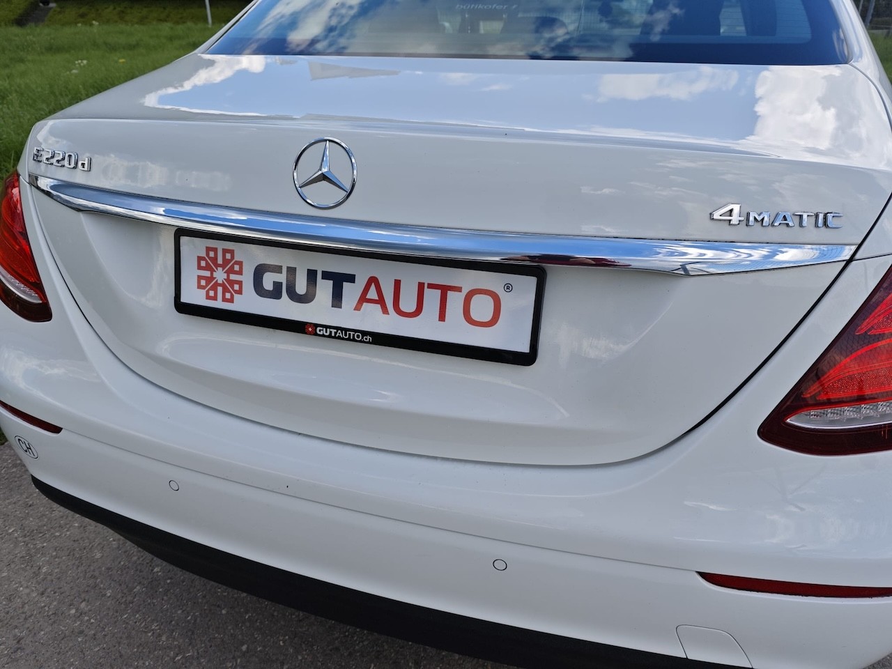 MERCEDES-BENZ E 220 d 4Matic 9G-Tronic-image-8